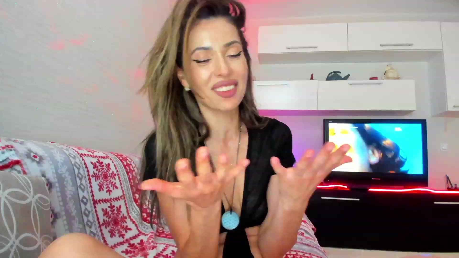 Gallery image thumbnail from SmileyTinaa's myfreecams stream on, 05/09/2023, 04:46 image 15 of 20