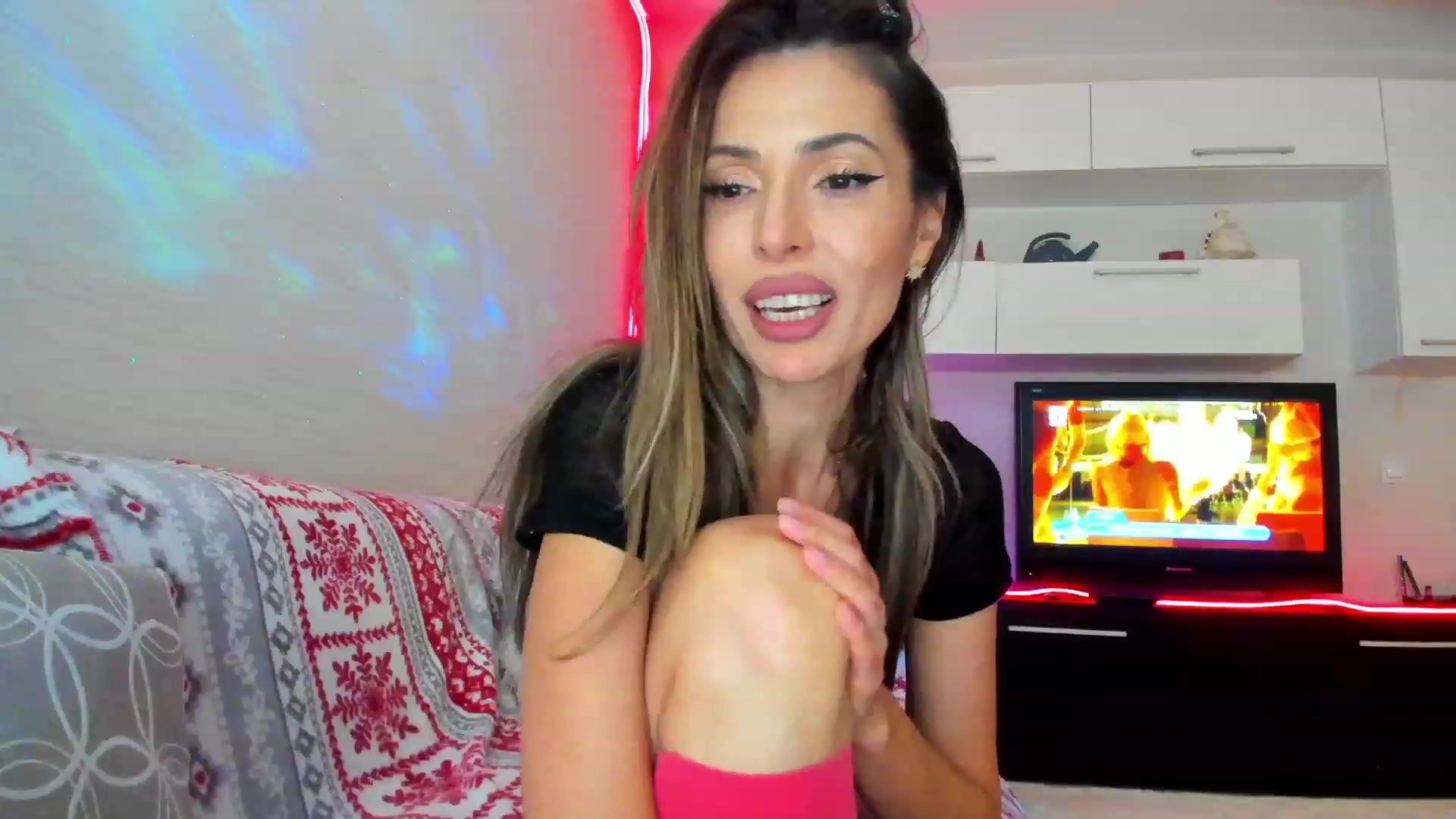 Gallery image thumbnail from SmileyTinaa's myfreecams stream on, 05/09/2023, 04:46 image 10 of 20
