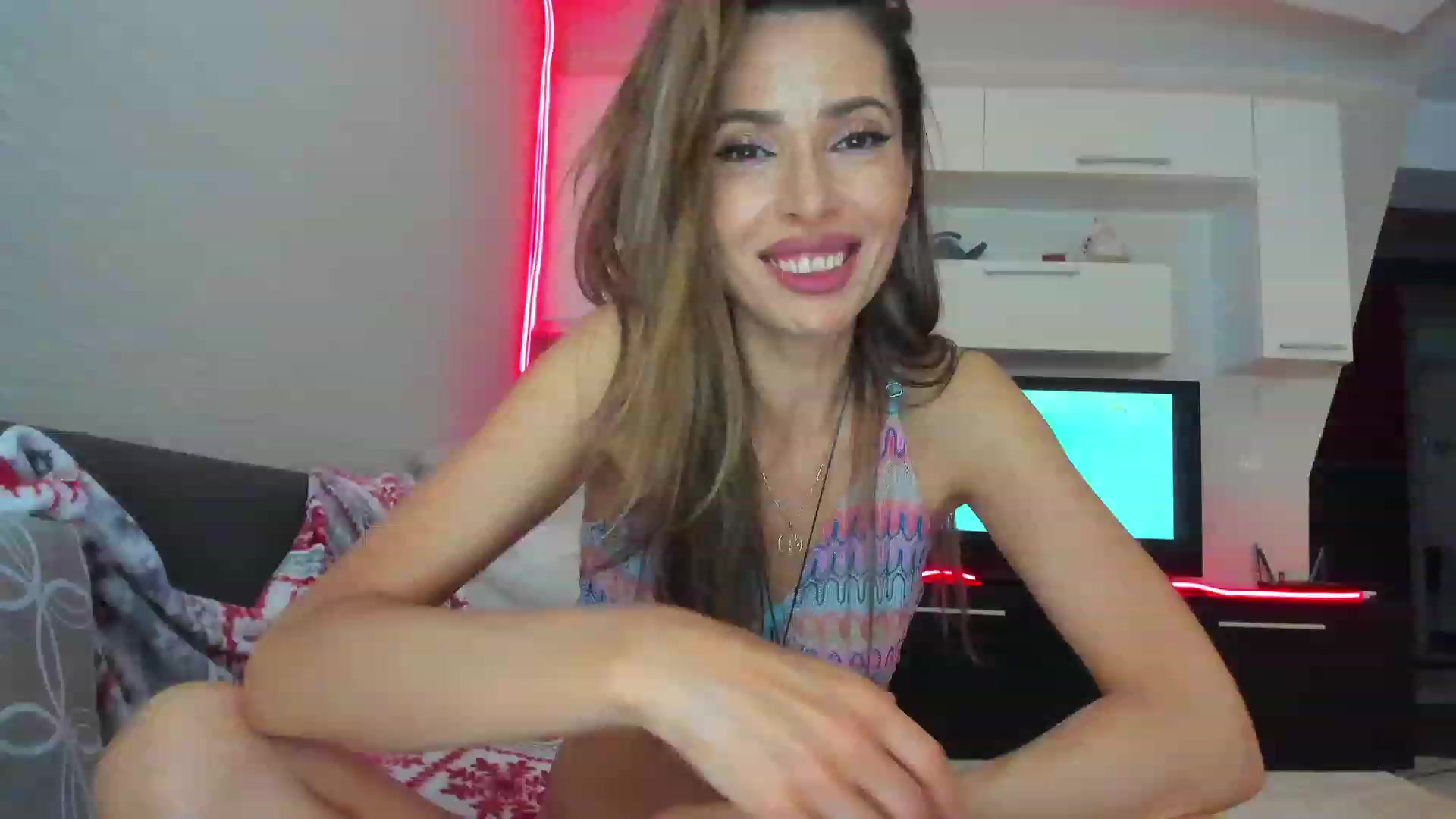 Gallery image thumbnail from SmileyTinaa's myfreecams stream on, 05/10/2023, 01:39 image 12 of 20