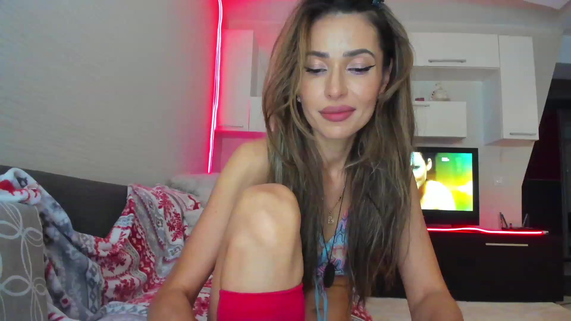 Gallery image thumbnail from SmileyTinaa's myfreecams stream on, 05/10/2023, 01:39 image 15 of 20