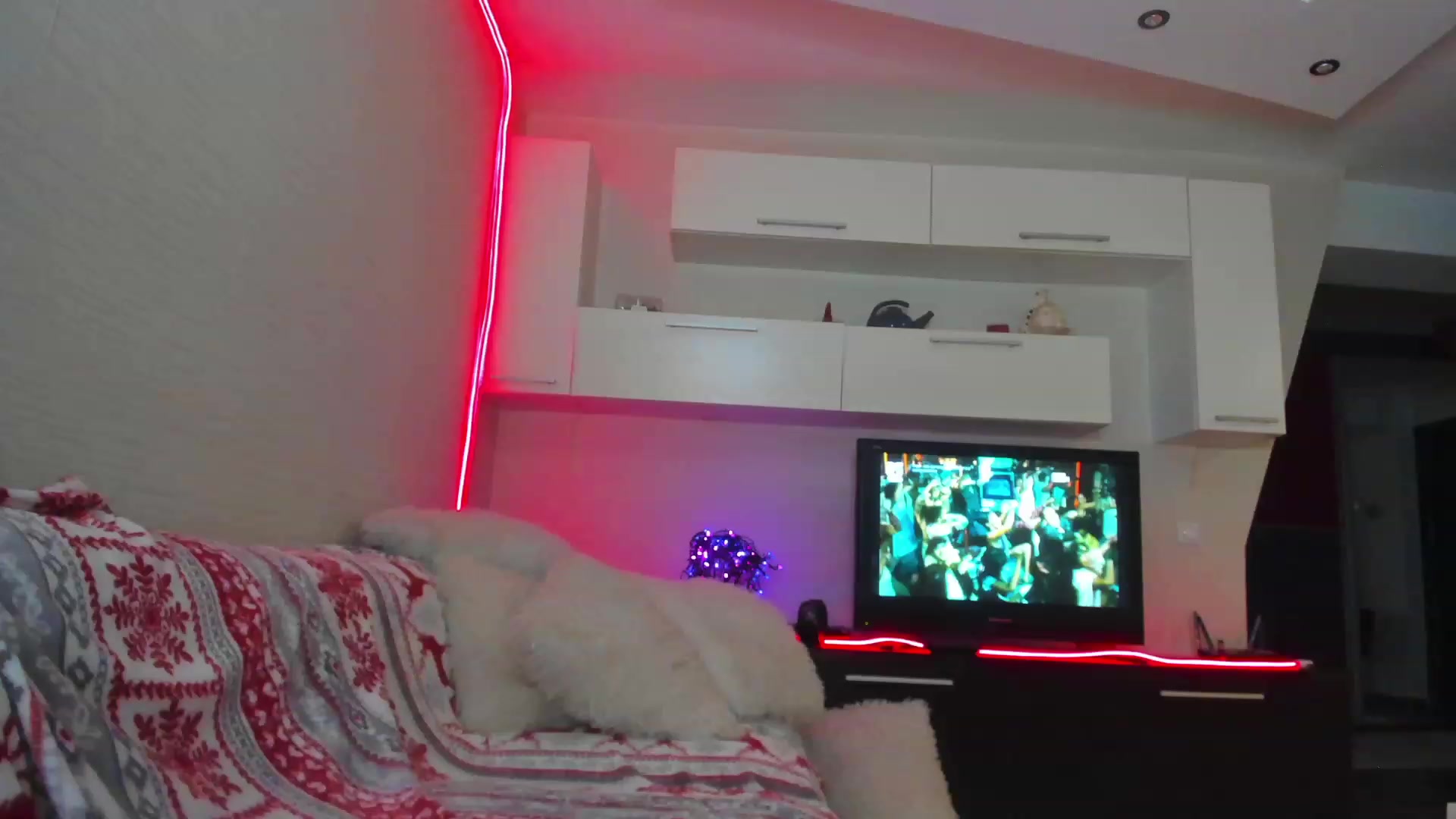 Gallery image thumbnail from SmileyTinaa's myfreecams stream on, 05/10/2023, 05:14 image 5 of 20