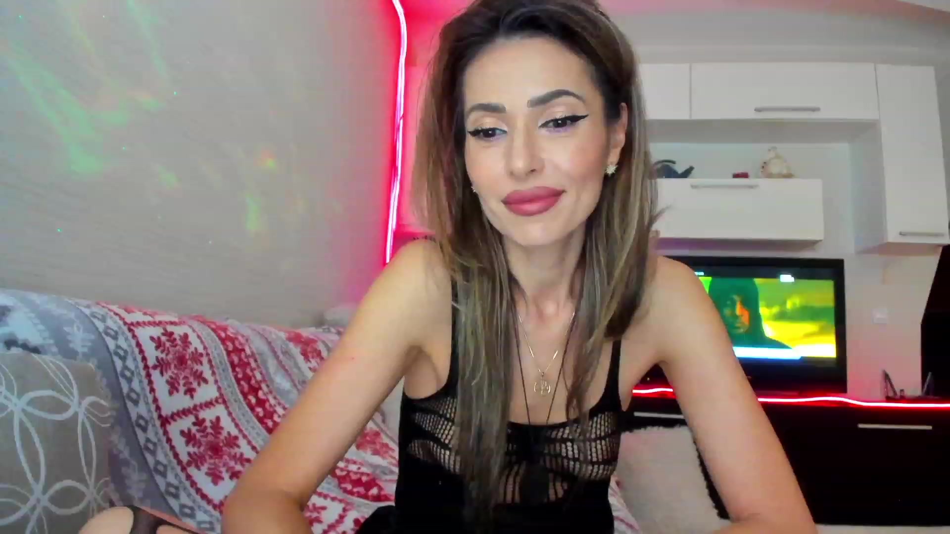 Gallery image thumbnail from SmileyTinaa's myfreecams stream on, 05/10/2023, 22:24 image 3 of 20