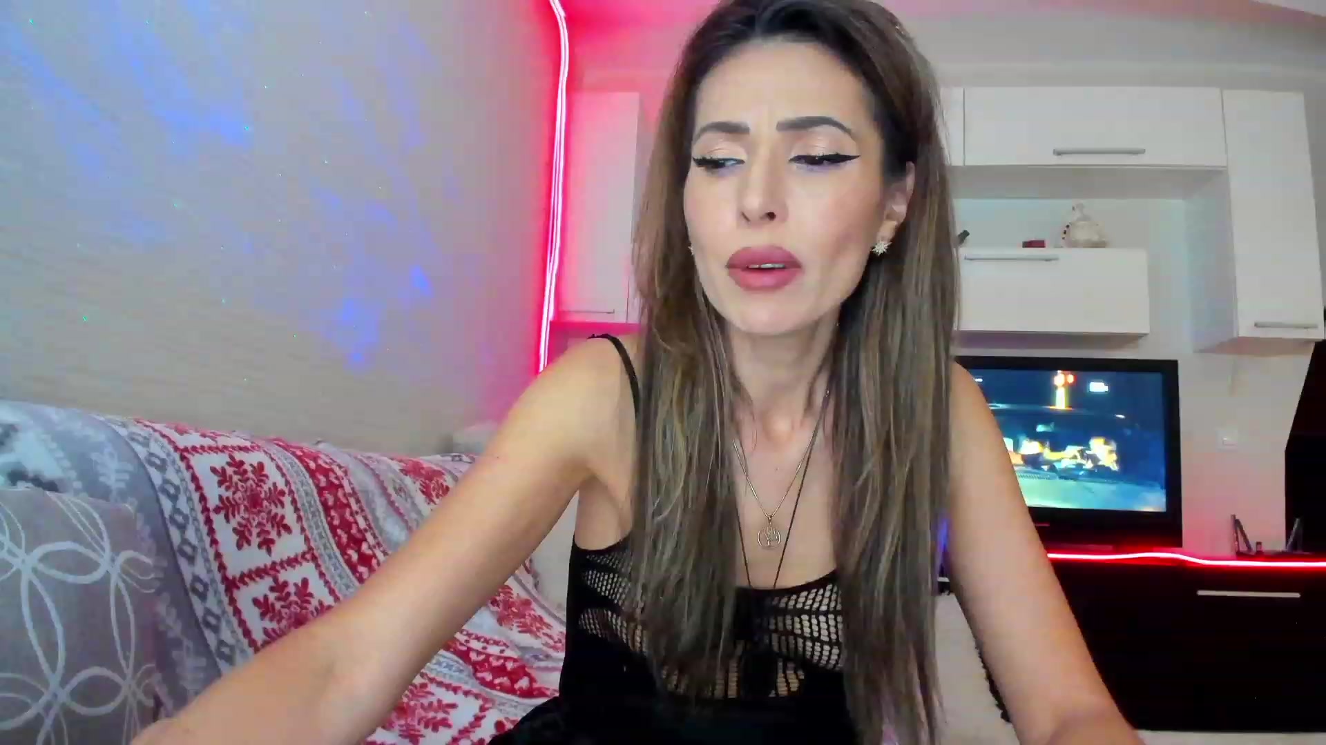 Gallery image thumbnail from SmileyTinaa's myfreecams stream on, 05/10/2023, 22:24 image 8 of 20