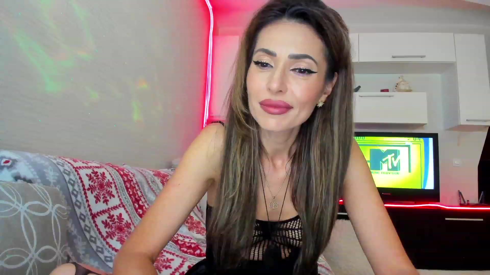 Gallery image thumbnail from SmileyTinaa's myfreecams stream on, 05/10/2023, 22:24 image 17 of 20