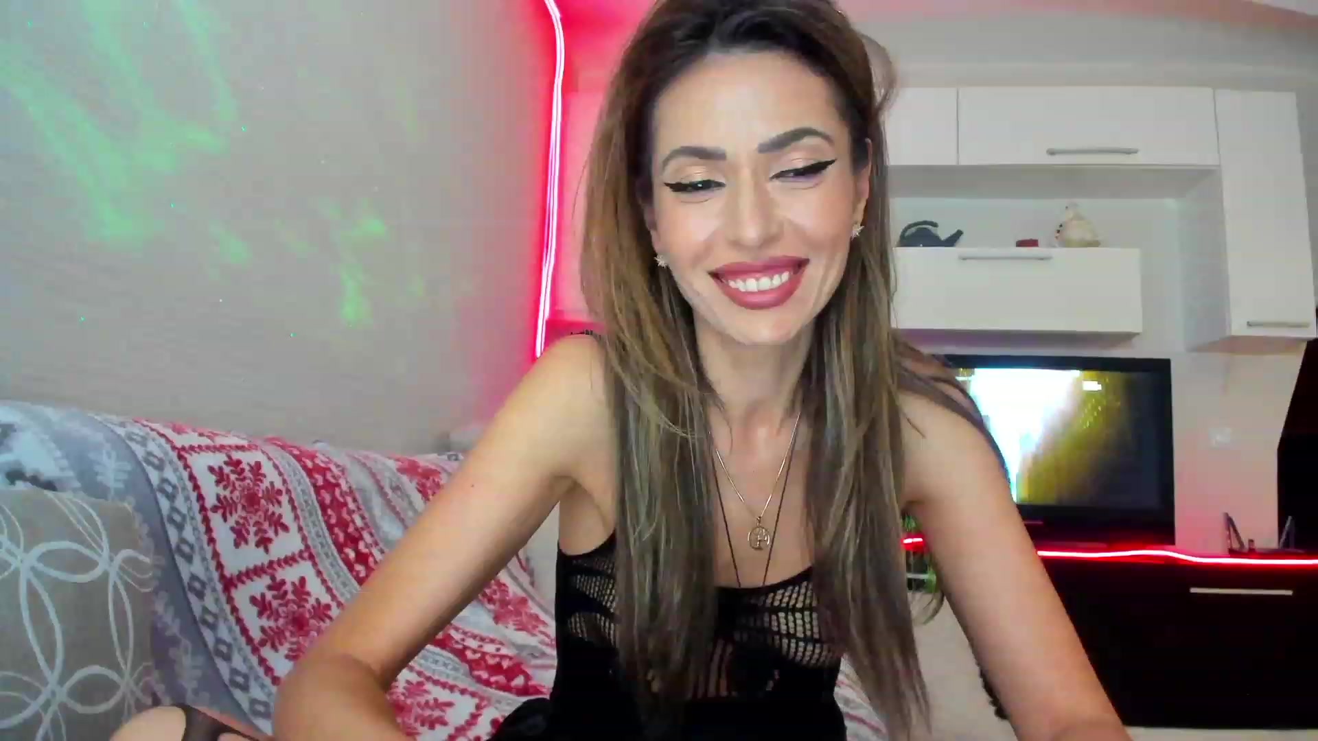 Gallery image thumbnail from SmileyTinaa's myfreecams stream on, 05/10/2023, 22:24 image 5 of 20