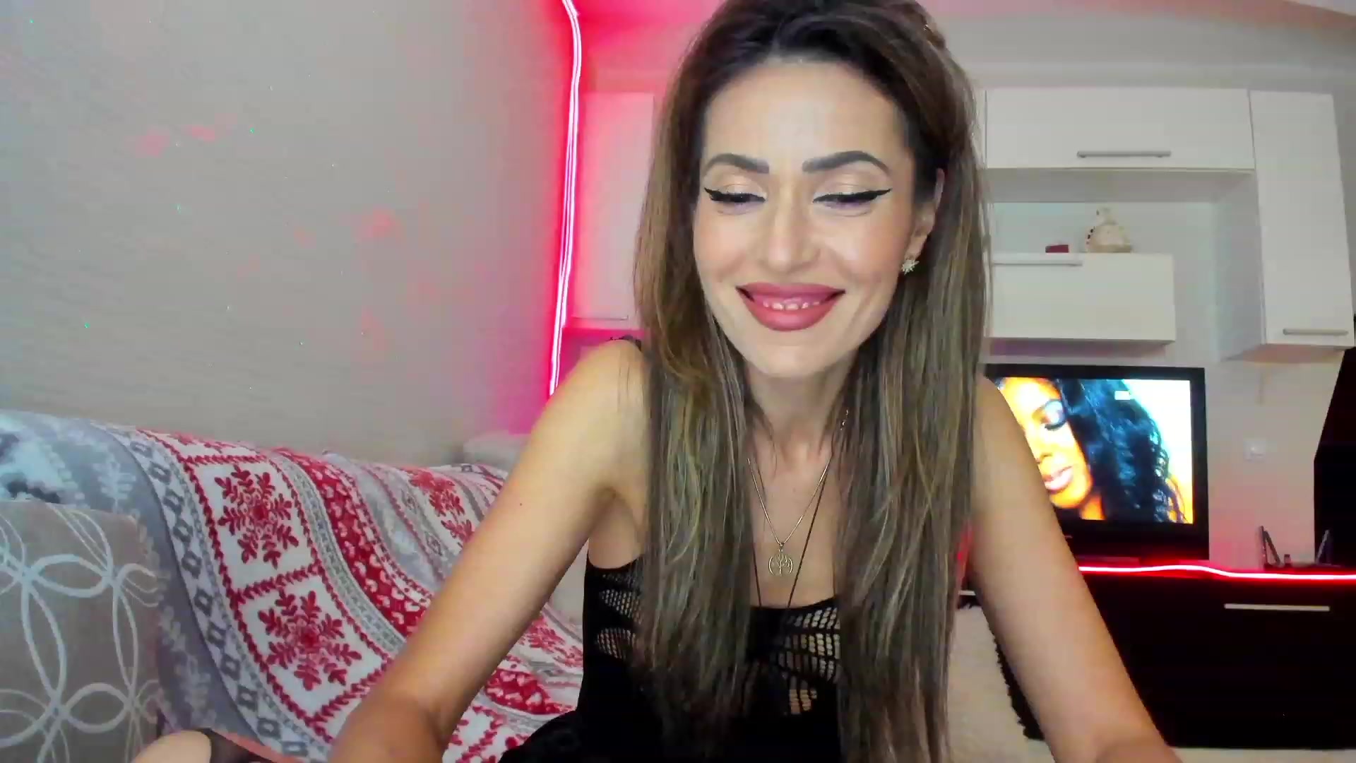 Gallery image thumbnail from SmileyTinaa's myfreecams stream on, 05/10/2023, 22:24 image 9 of 20