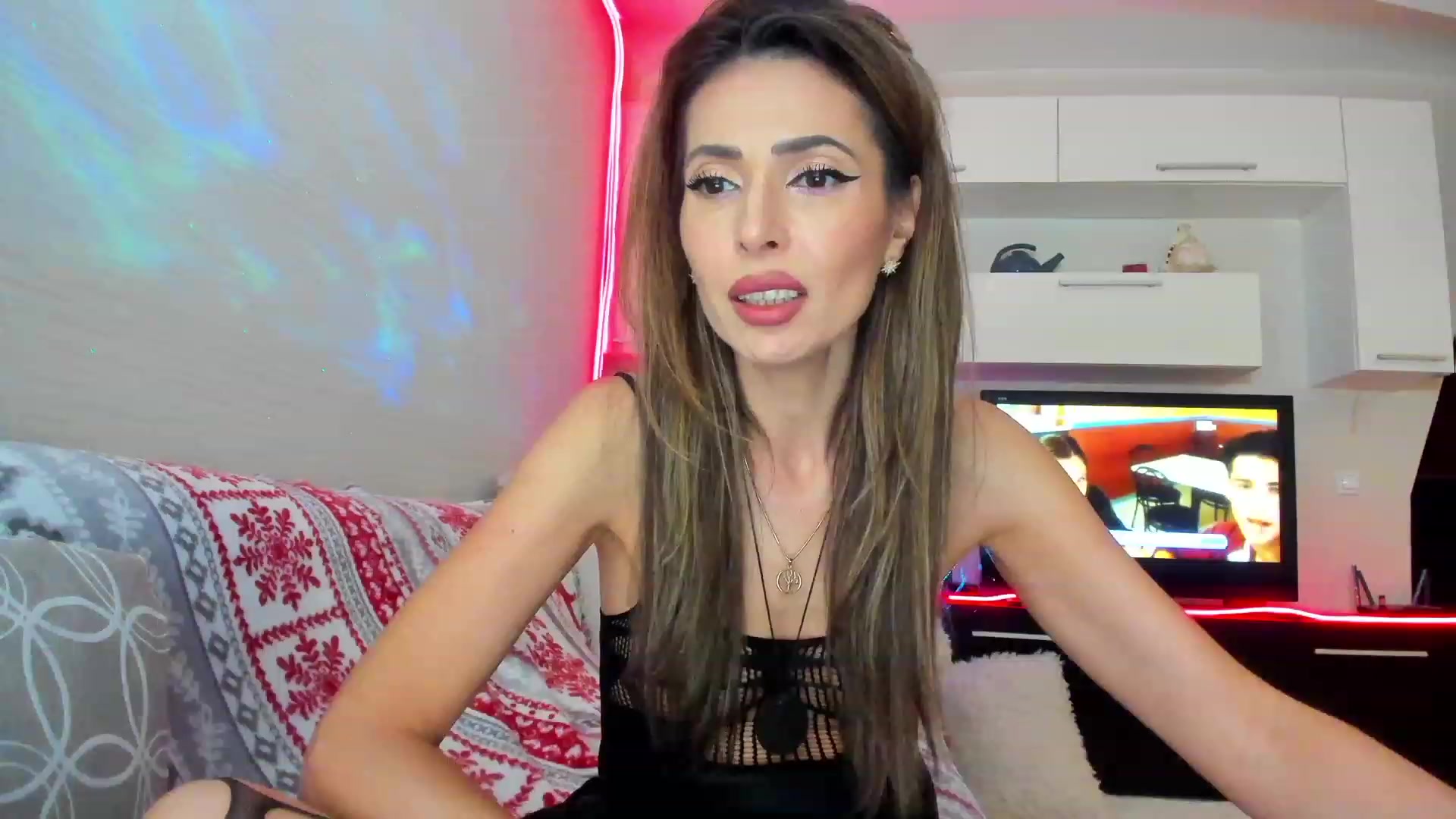 Gallery image thumbnail from SmileyTinaa's myfreecams stream on, 05/10/2023, 22:24 image 7 of 20