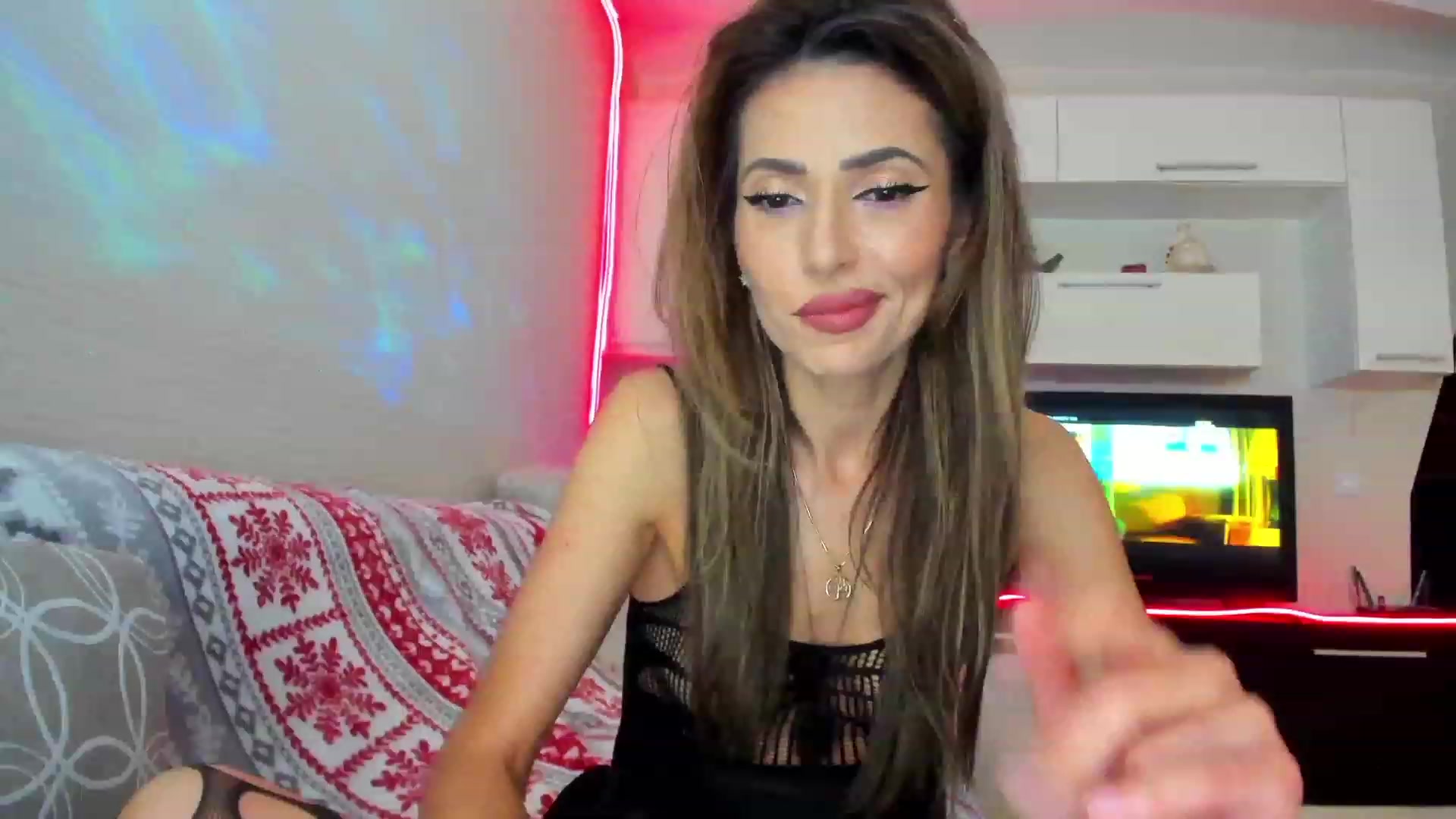 Gallery image thumbnail from SmileyTinaa's myfreecams stream on, 05/10/2023, 22:24 image 2 of 20