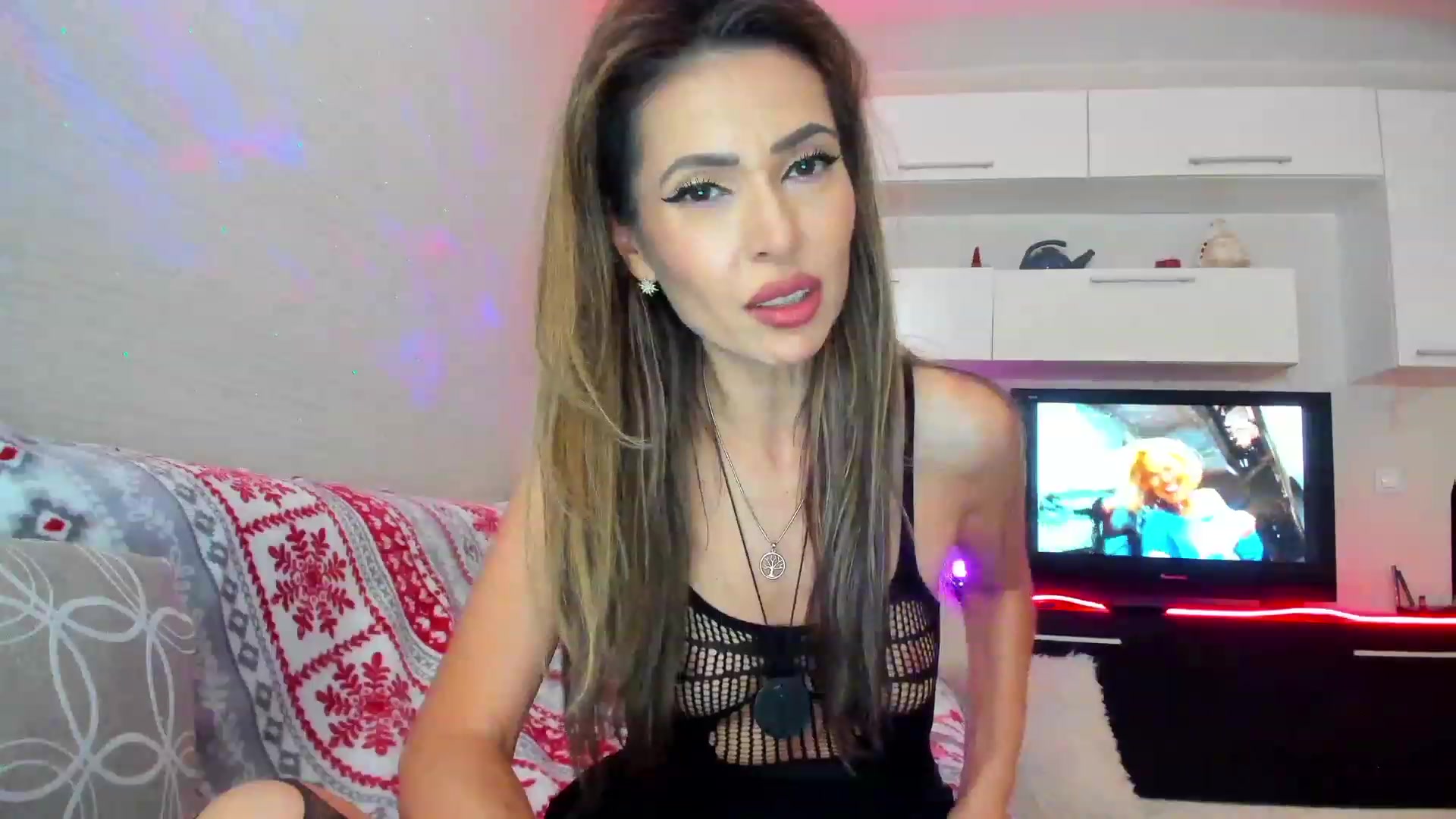 Gallery image thumbnail from SmileyTinaa's myfreecams stream on, 05/11/2023, 24:03 image 6 of 20