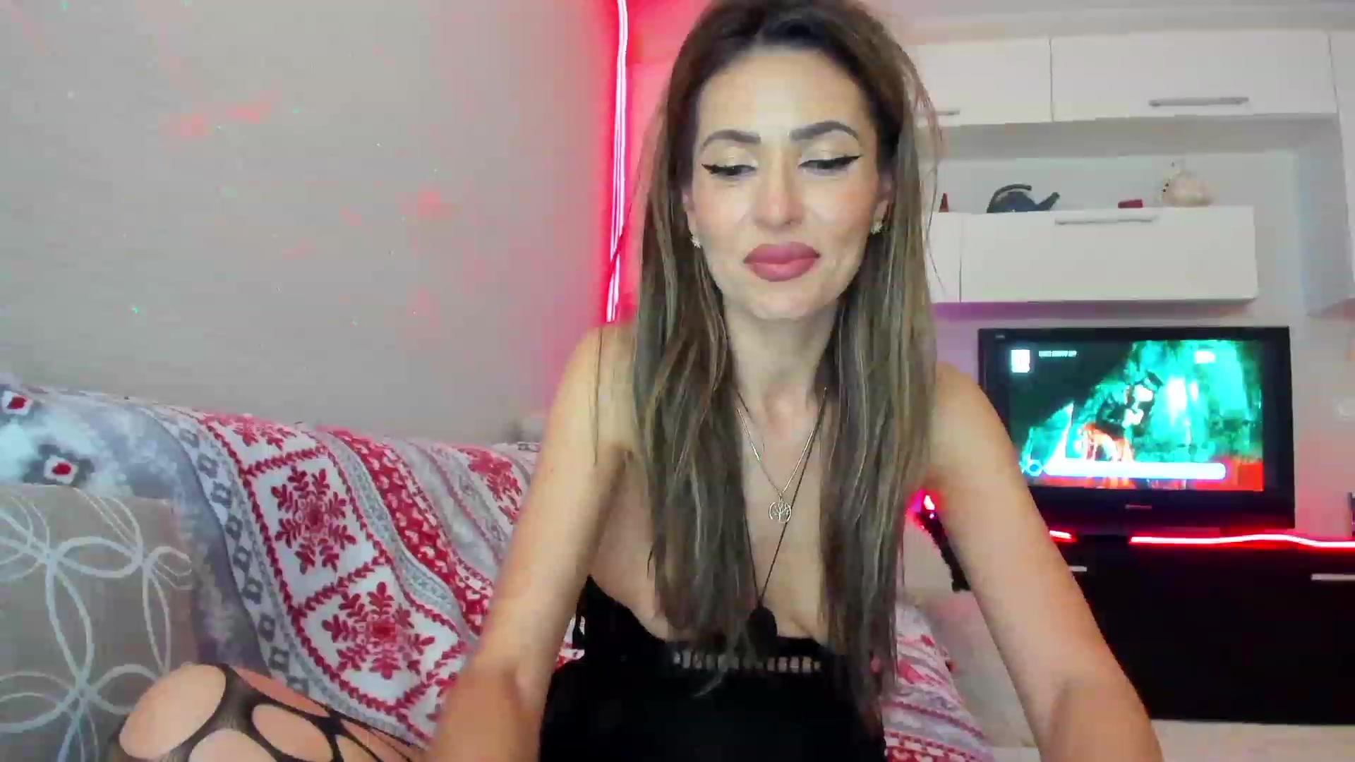 Gallery image thumbnail from SmileyTinaa's myfreecams stream on, 05/11/2023, 24:03 image 13 of 20