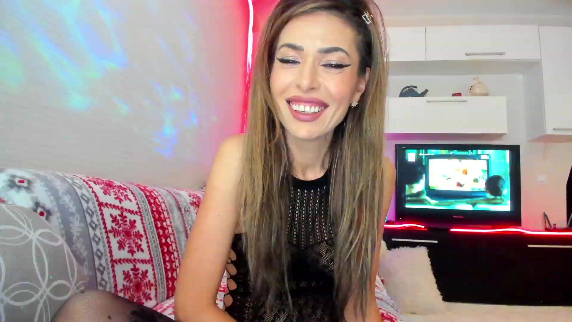 Gallery image thumbnail from SmileyTinaa's myfreecams stream on, 05/11/2023, 23:42 image 9 of 20