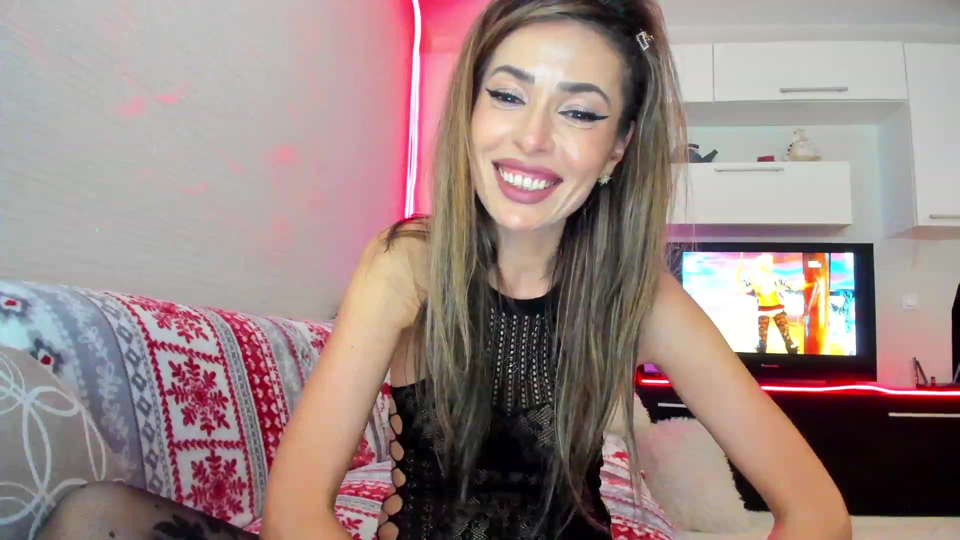 Gallery image thumbnail from SmileyTinaa's myfreecams stream on, 05/11/2023, 23:42 image 18 of 20