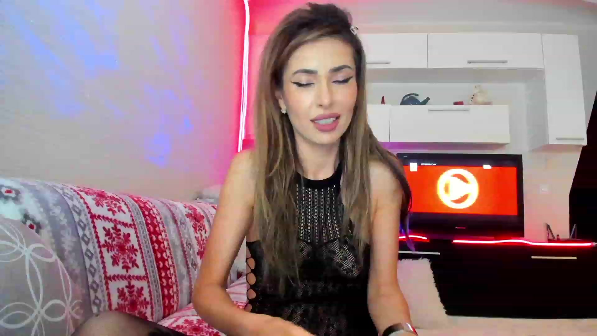 Gallery image thumbnail from SmileyTinaa's myfreecams stream on, 05/11/2023, 23:42 image 3 of 20