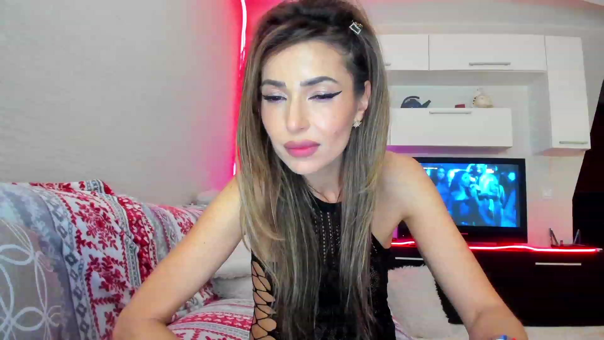 Gallery image thumbnail from SmileyTinaa's myfreecams stream on, 05/12/2023, 01:20 image 5 of 20