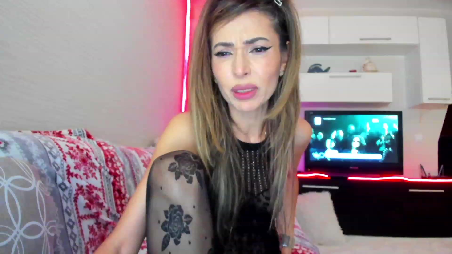 Gallery image thumbnail from SmileyTinaa's myfreecams stream on, 05/12/2023, 01:20 image 10 of 20