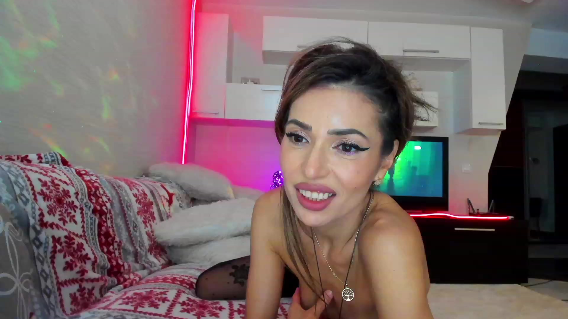 Gallery image thumbnail from SmileyTinaa's myfreecams stream on, 05/12/2023, 01:49 image 8 of 20