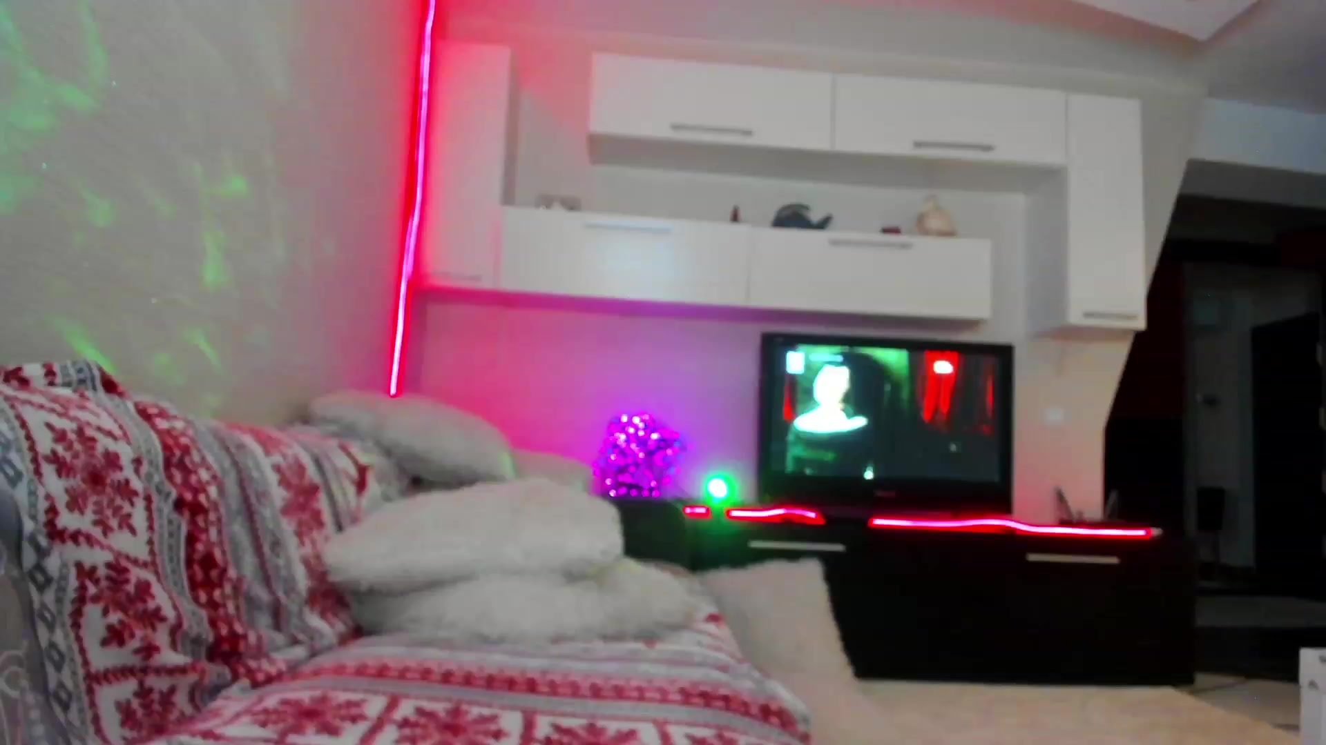 Gallery image thumbnail from SmileyTinaa's myfreecams stream on, 05/12/2023, 01:49 image 13 of 20