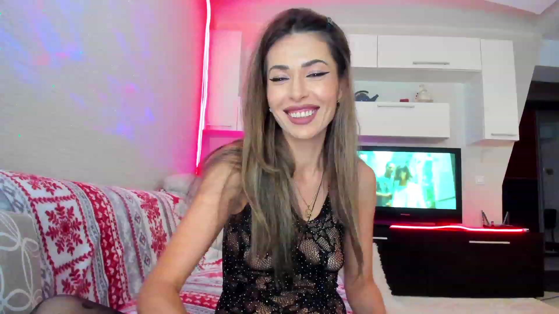 Gallery image thumbnail from SmileyTinaa's myfreecams stream on, 05/12/2023, 22:44 image 3 of 20