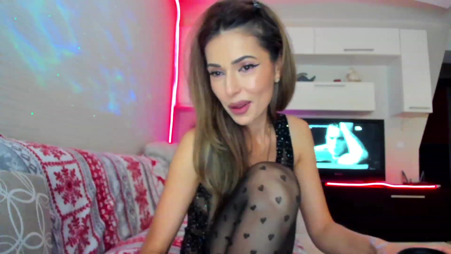 Gallery image thumbnail from SmileyTinaa's myfreecams stream on, 05/12/2023, 22:44 image 13 of 20