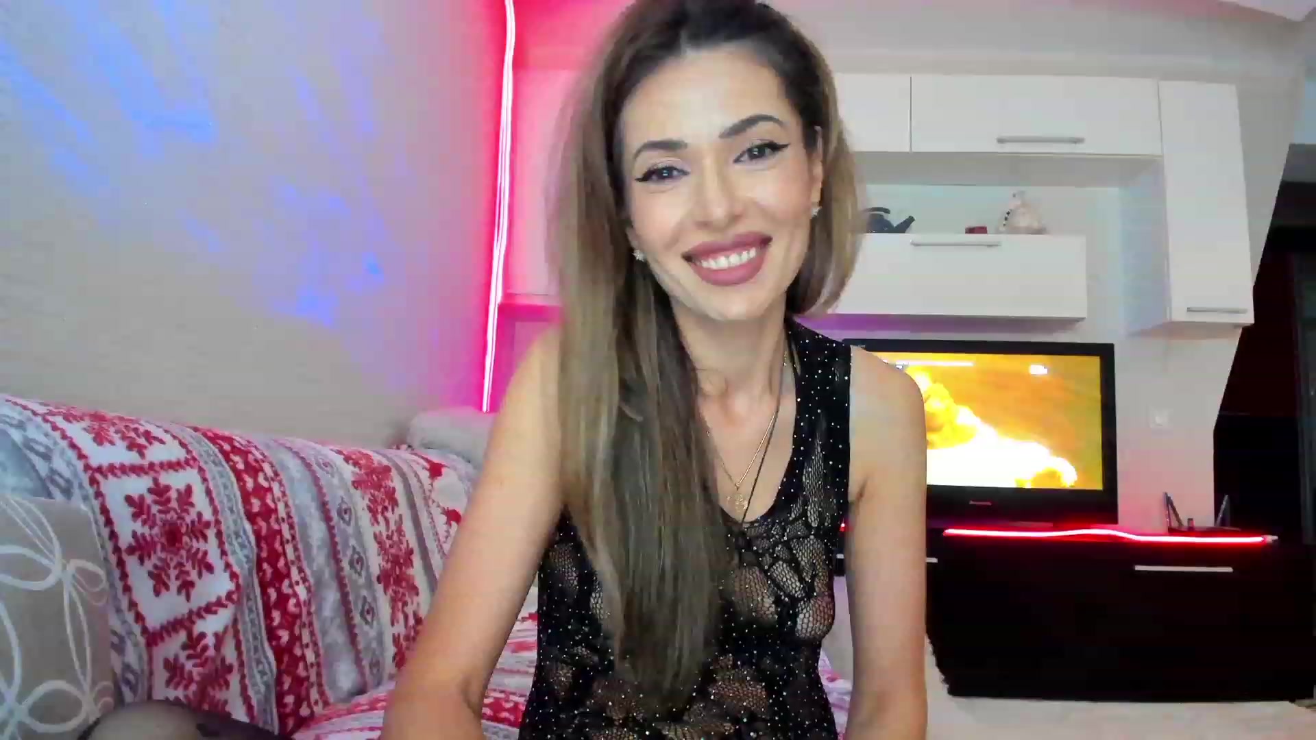 Gallery image thumbnail from SmileyTinaa's myfreecams stream on, 05/12/2023, 22:44 image 9 of 20