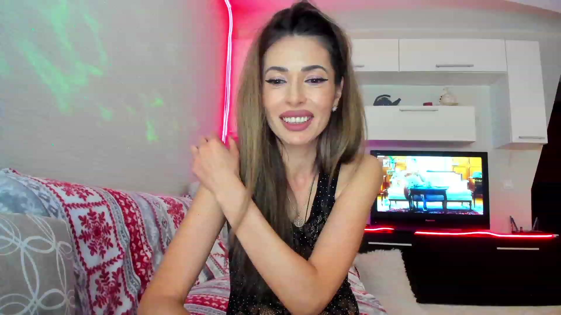 Gallery image thumbnail from SmileyTinaa's myfreecams stream on, 05/13/2023, 01:05 image 1 of 20