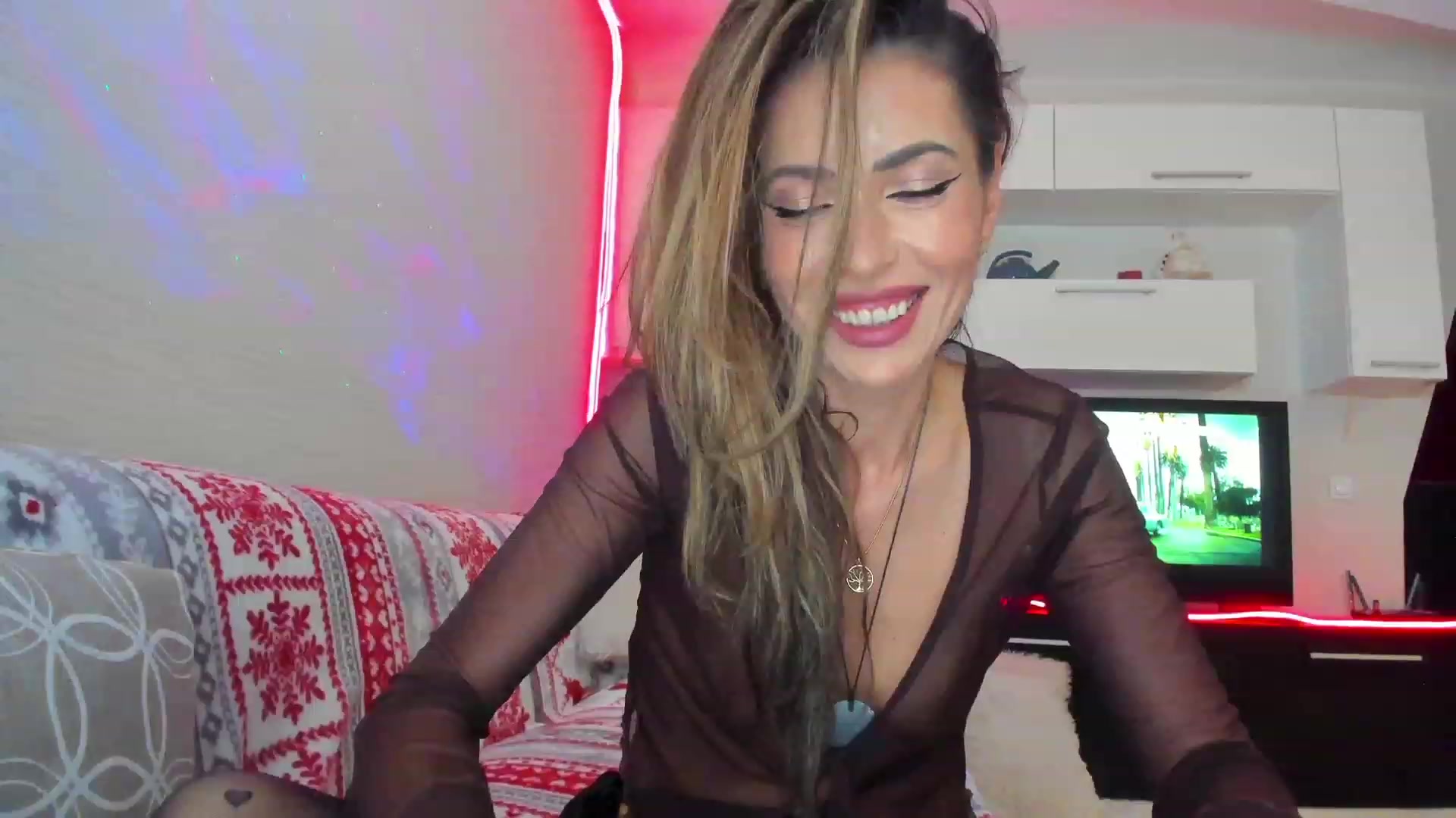 Gallery image thumbnail from SmileyTinaa's myfreecams stream on, 05/15/2023, 21:54 image 5 of 20