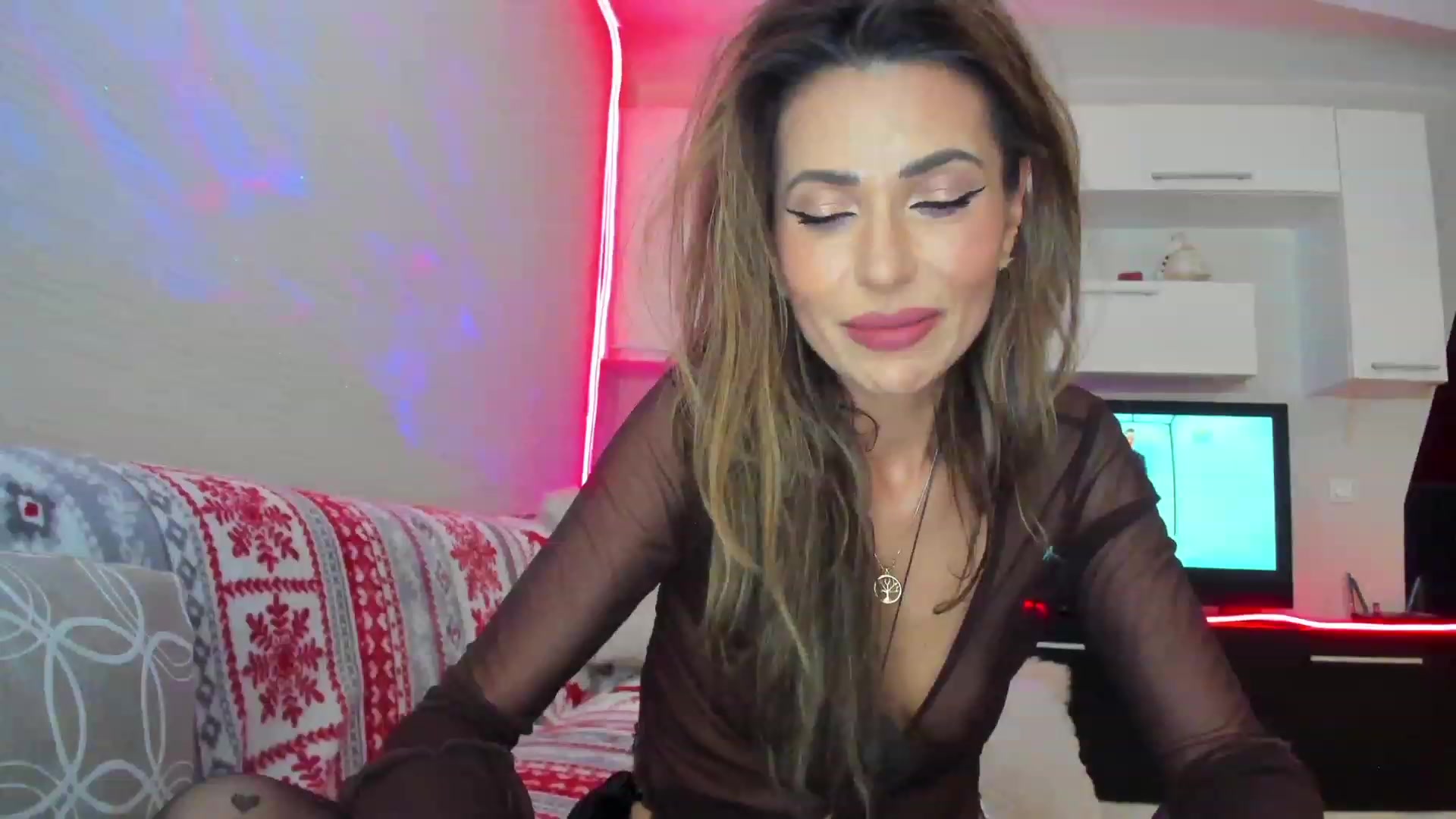 Gallery image thumbnail from SmileyTinaa's myfreecams stream on, 05/15/2023, 21:54 image 11 of 20