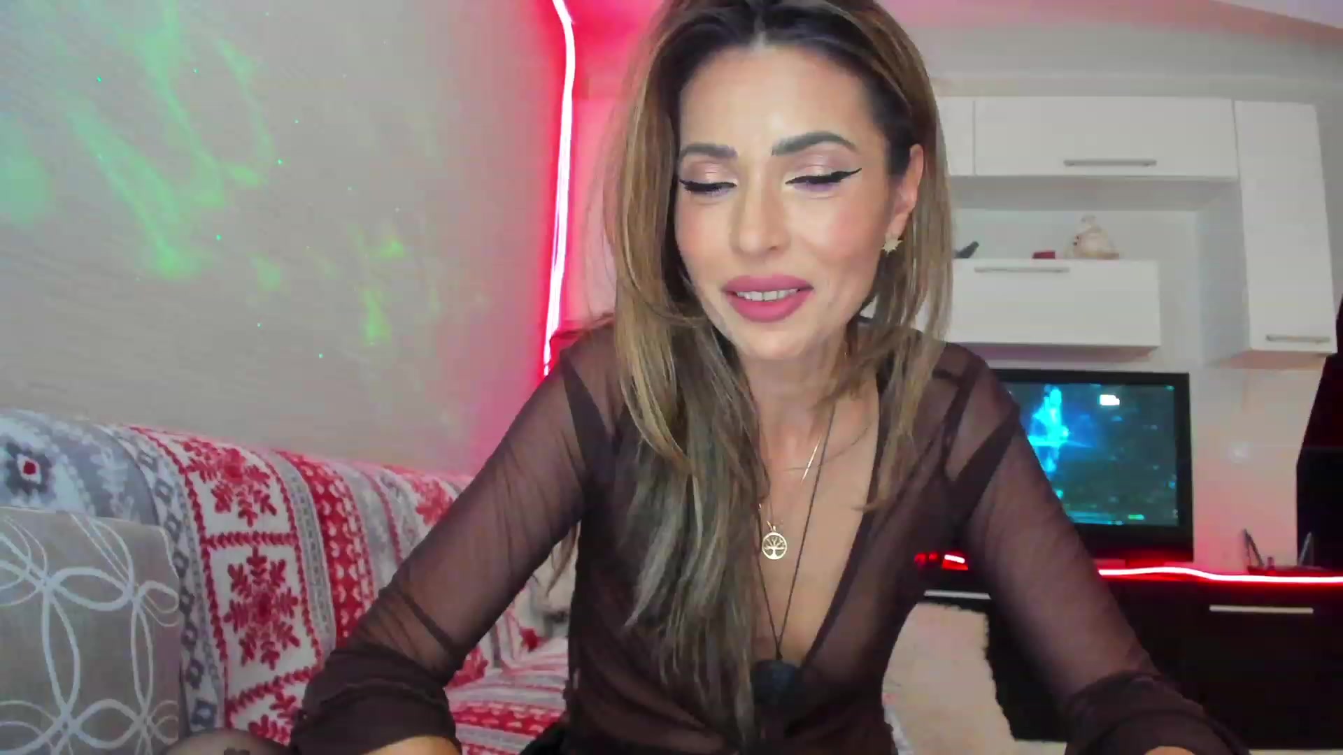 Gallery image thumbnail from SmileyTinaa's myfreecams stream on, 05/15/2023, 21:54 image 18 of 20