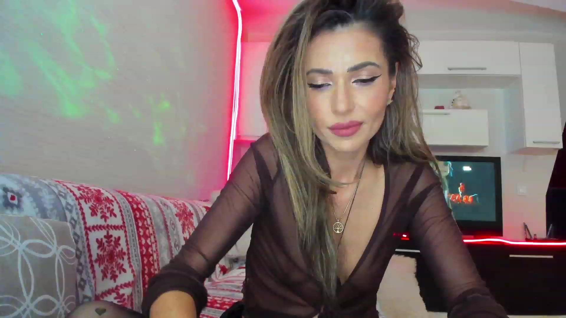 Gallery image thumbnail from SmileyTinaa's myfreecams stream on, 05/15/2023, 21:54 image 15 of 20