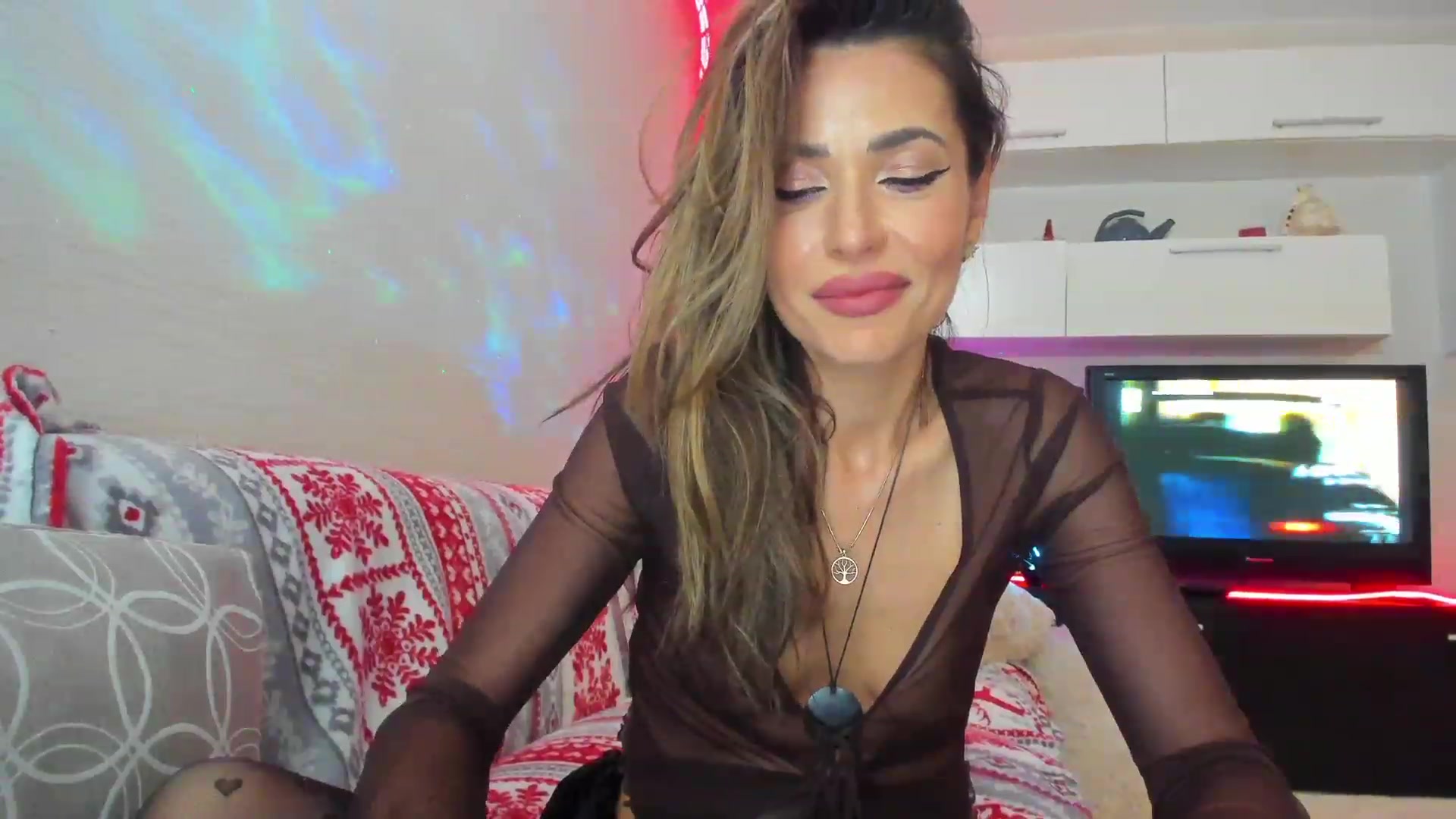 Gallery image thumbnail from SmileyTinaa's myfreecams stream on, 05/15/2023, 23:45 image 15 of 20