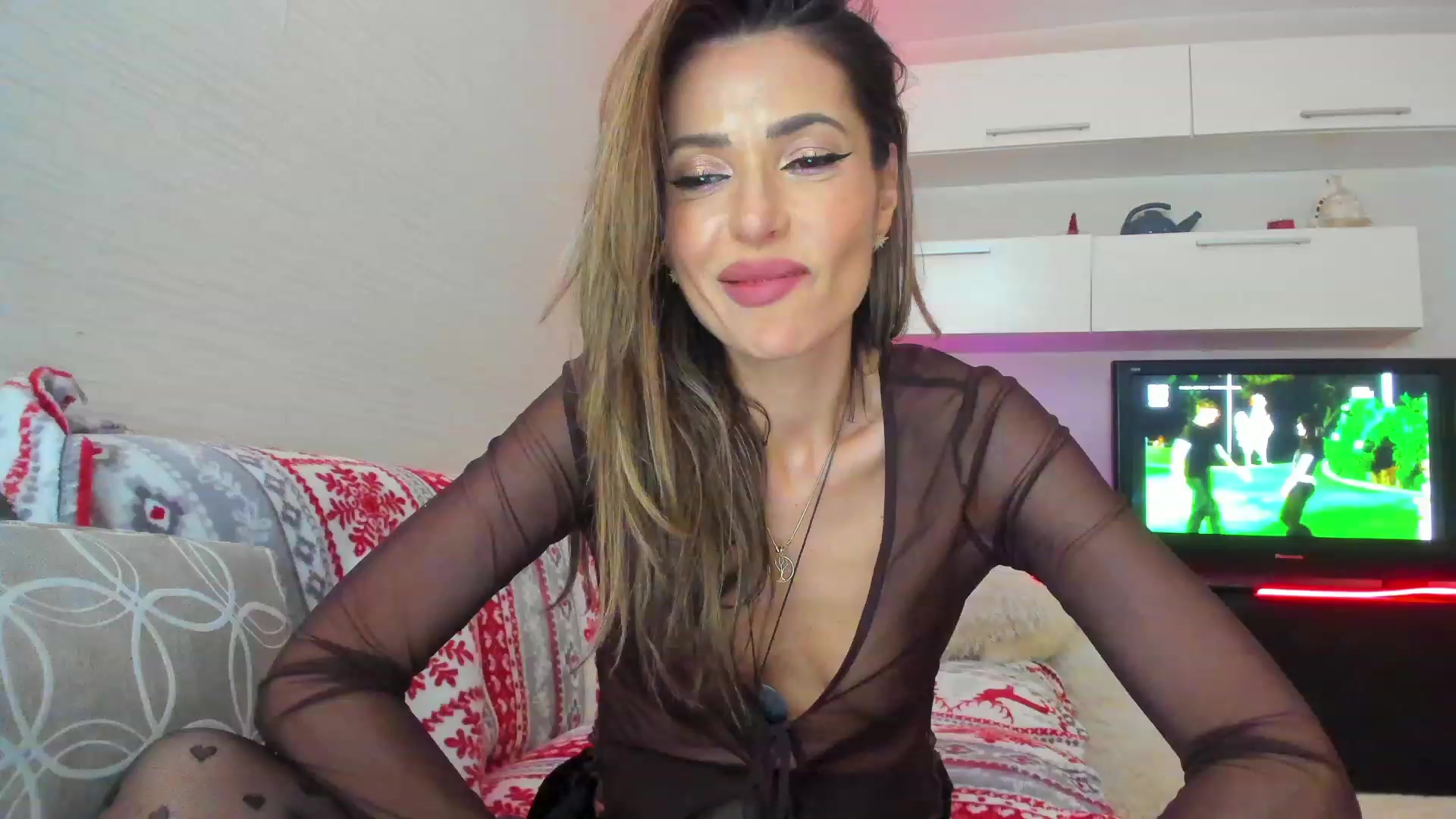 Gallery image thumbnail from SmileyTinaa's myfreecams stream on, 05/16/2023, 03:25 image 2 of 20
