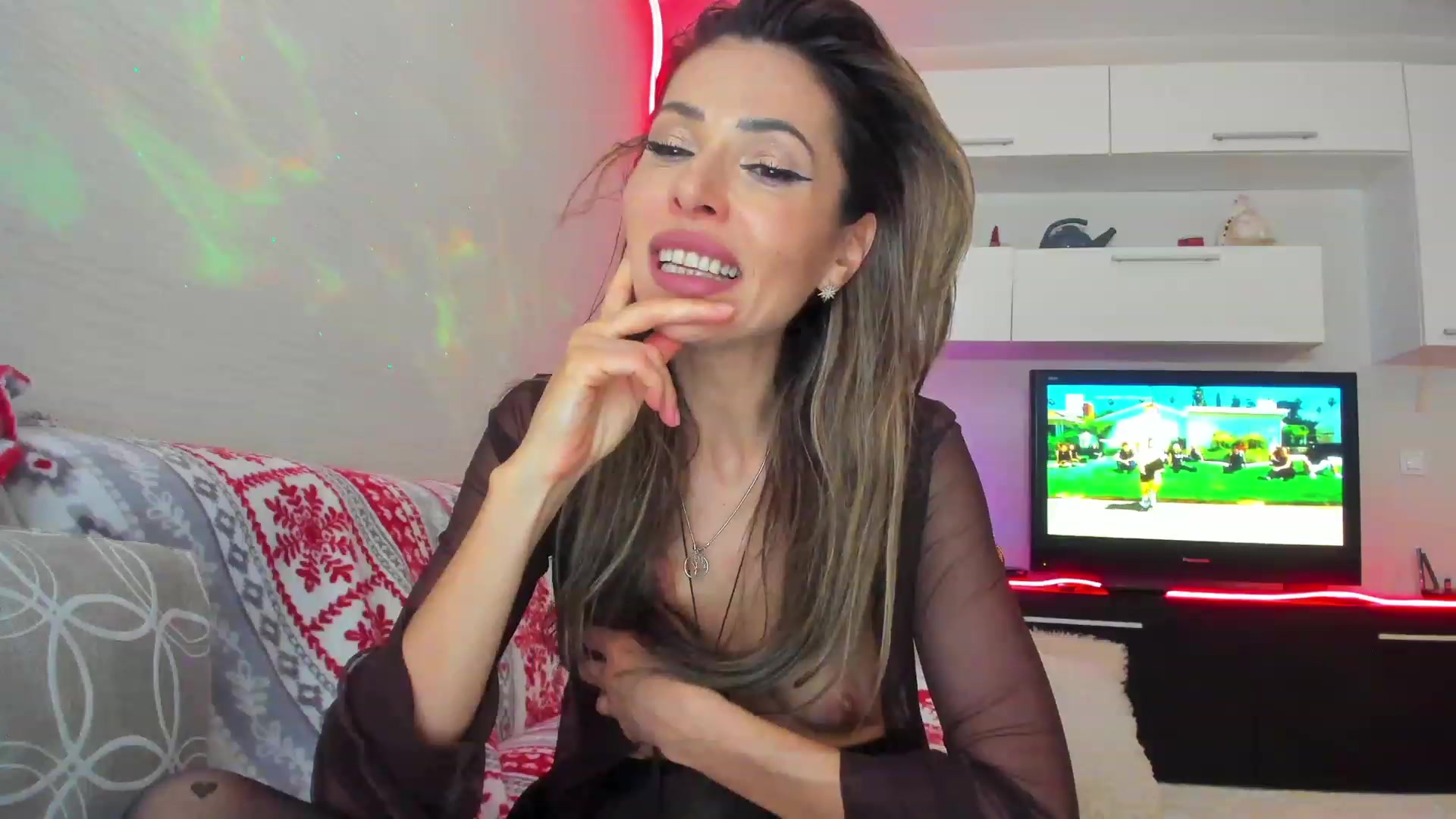 Gallery image thumbnail from SmileyTinaa's myfreecams stream on, 05/16/2023, 03:25 image 15 of 20