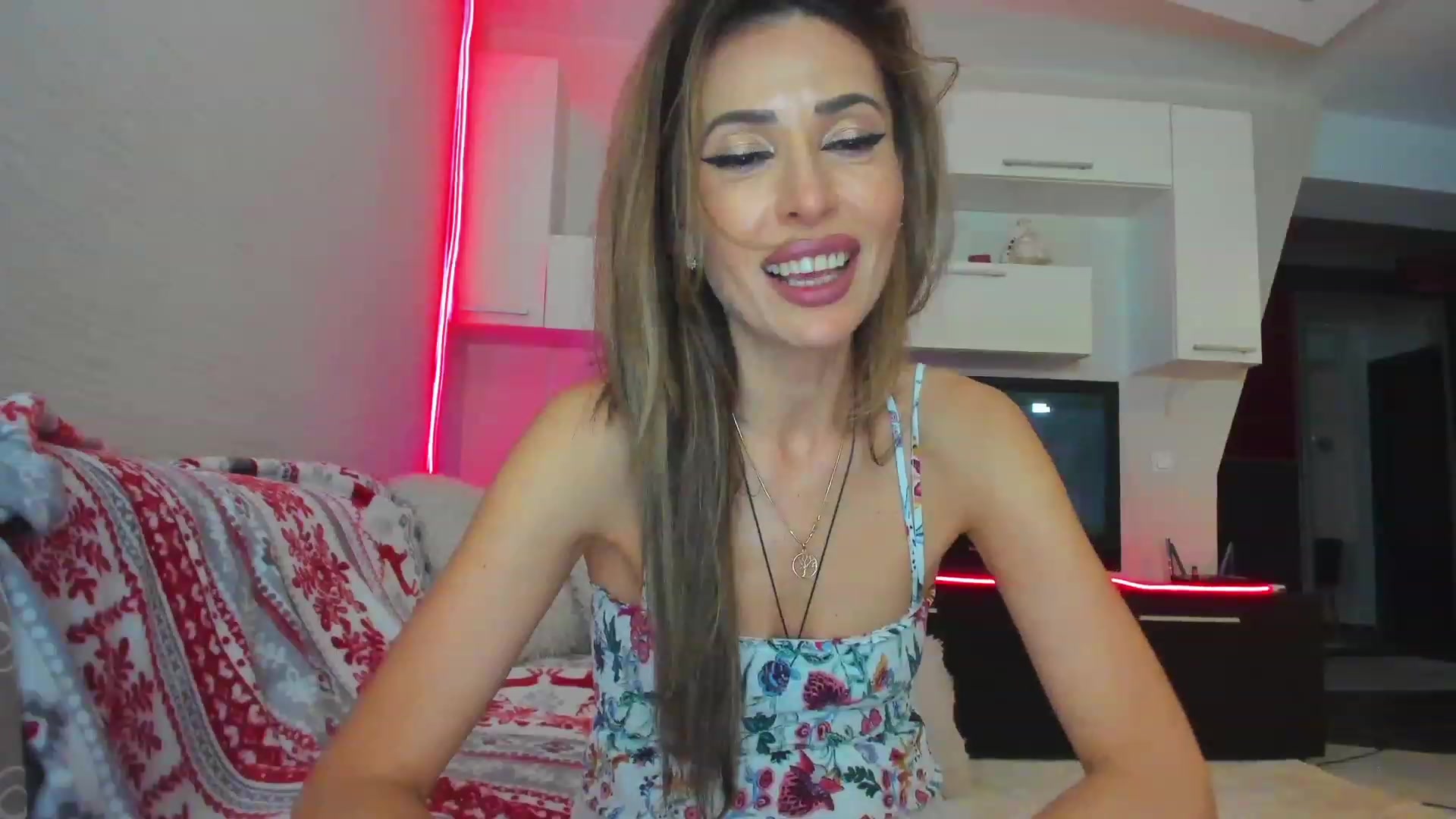 Gallery image thumbnail from SmileyTinaa's myfreecams stream on, 05/17/2023, 02:45 image 17 of 20