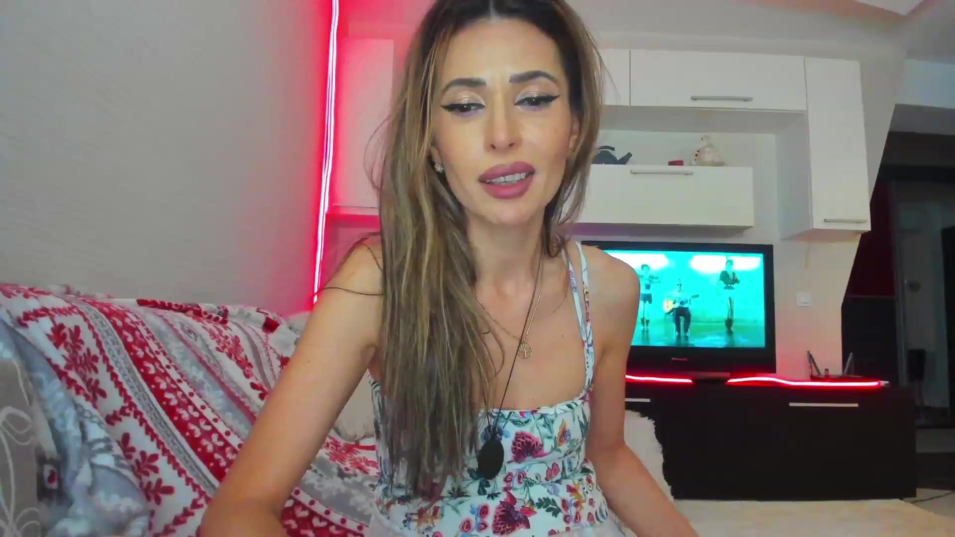 Gallery image thumbnail from SmileyTinaa's myfreecams stream on, 05/17/2023, 02:45 image 10 of 20