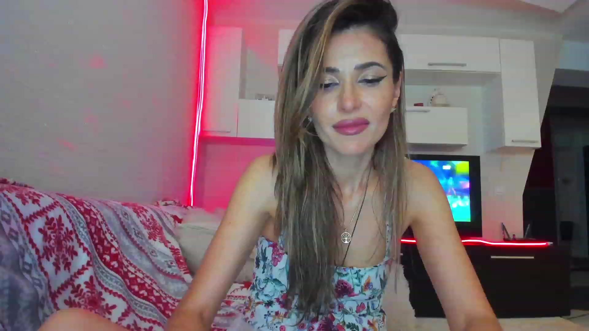 Gallery image thumbnail from SmileyTinaa's myfreecams stream on, 05/17/2023, 05:51 image 19 of 20