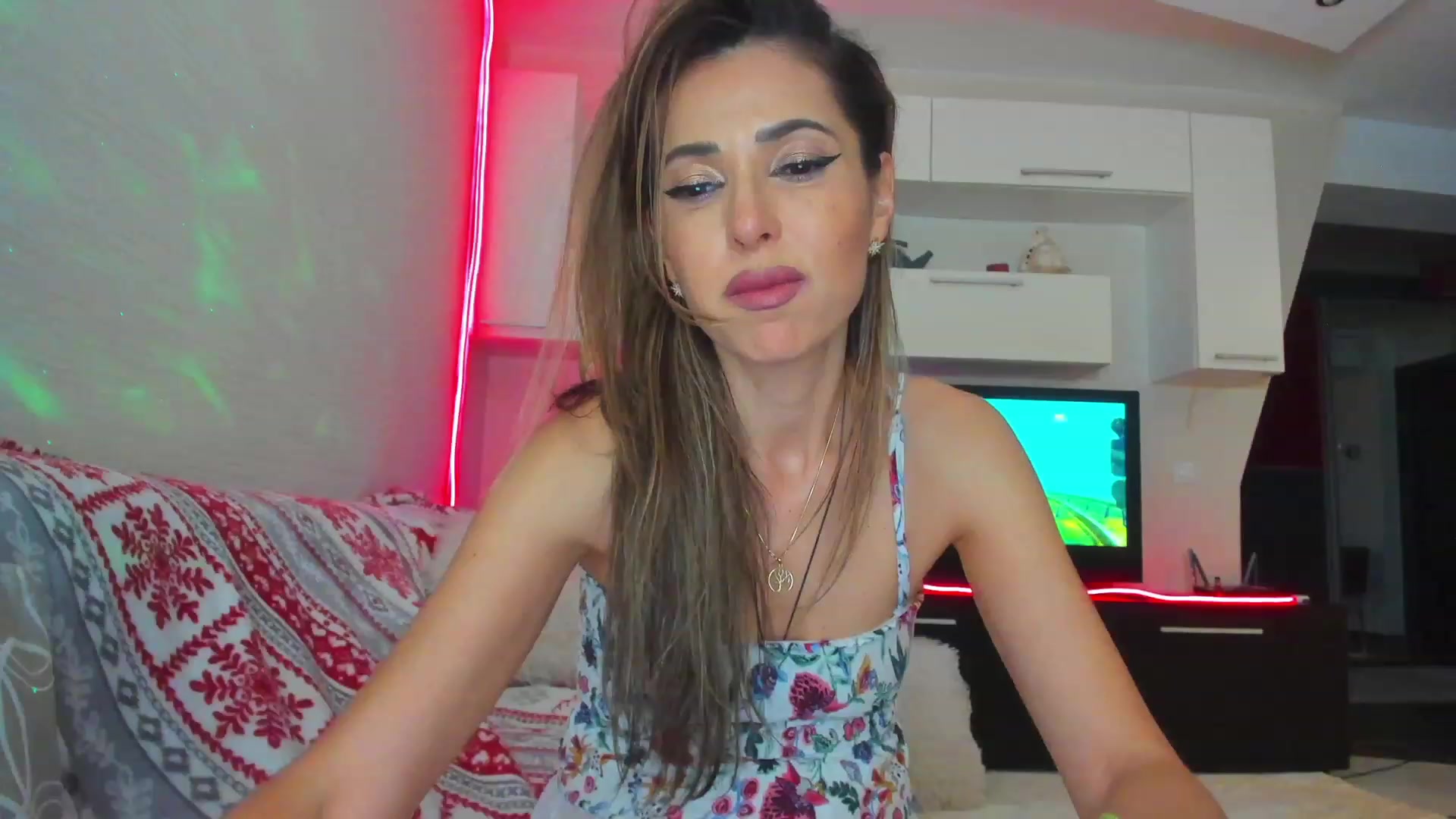 Gallery image thumbnail from SmileyTinaa's myfreecams stream on, 05/17/2023, 05:51 image 10 of 20