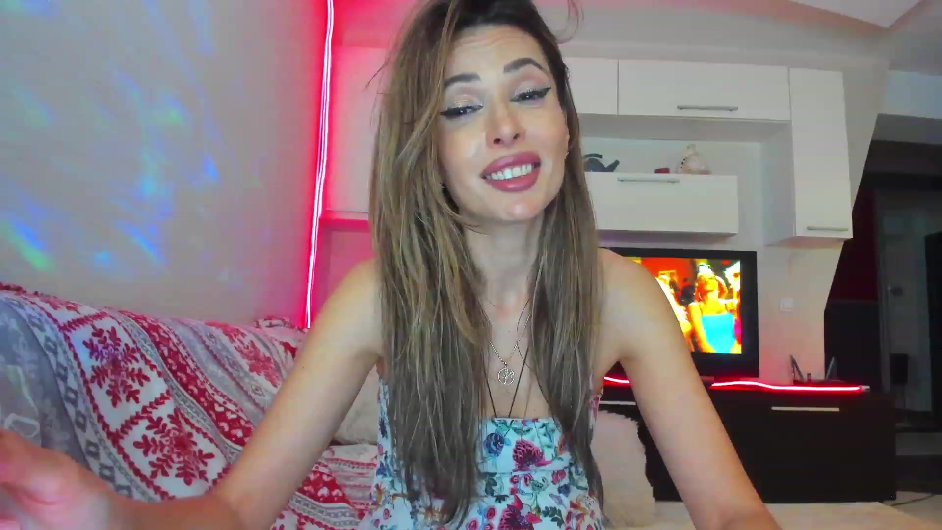 Gallery image thumbnail from SmileyTinaa's myfreecams stream on, 05/17/2023, 05:51 image 13 of 20