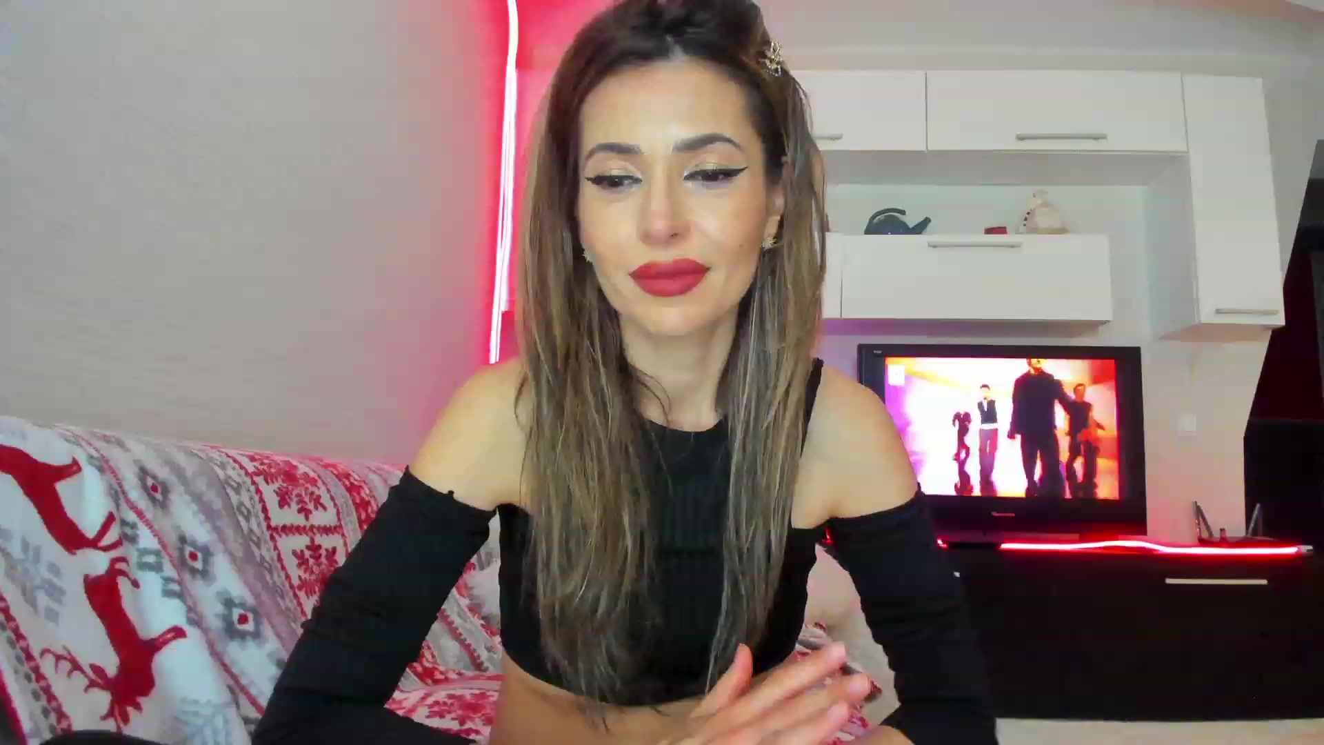 Gallery image thumbnail from SmileyTinaa's myfreecams stream on, 05/18/2023, 02:03 image 15 of 20