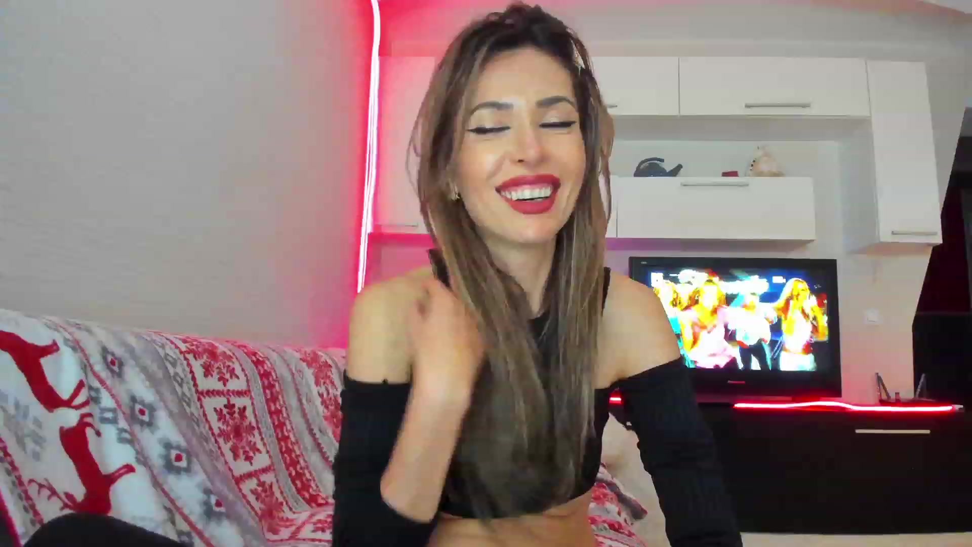 Gallery image thumbnail from SmileyTinaa's myfreecams stream on, 05/18/2023, 02:03 image 13 of 20