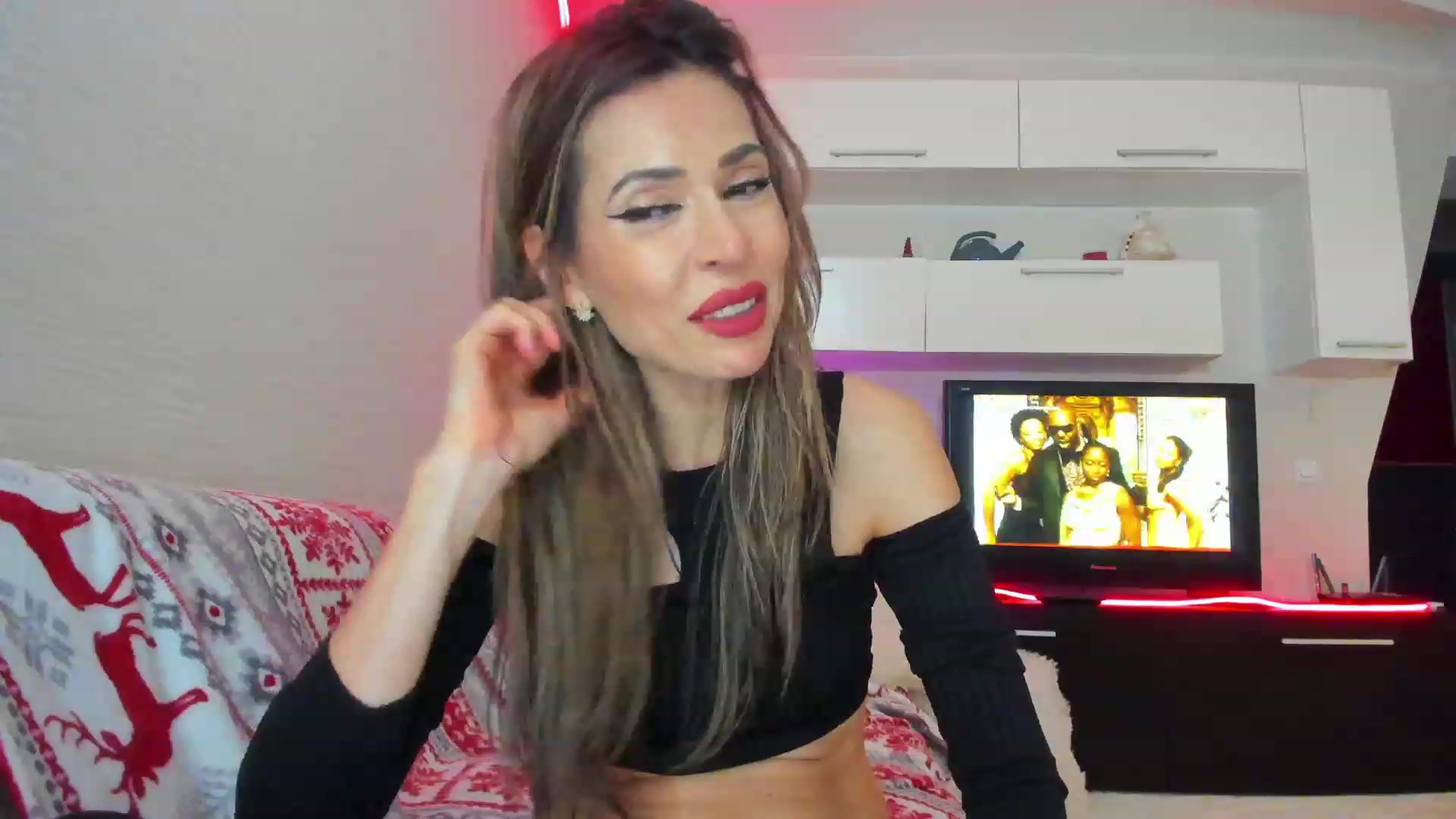Gallery image thumbnail from SmileyTinaa's myfreecams stream on, 05/18/2023, 02:03 image 14 of 20