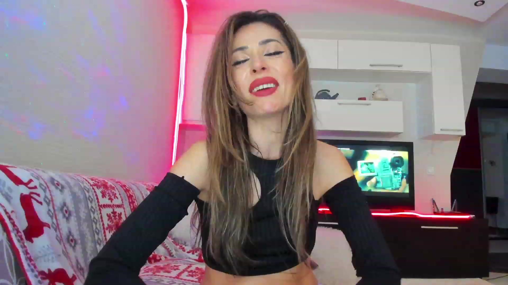 Gallery image thumbnail from SmileyTinaa's myfreecams stream on, 05/18/2023, 02:03 image 6 of 20