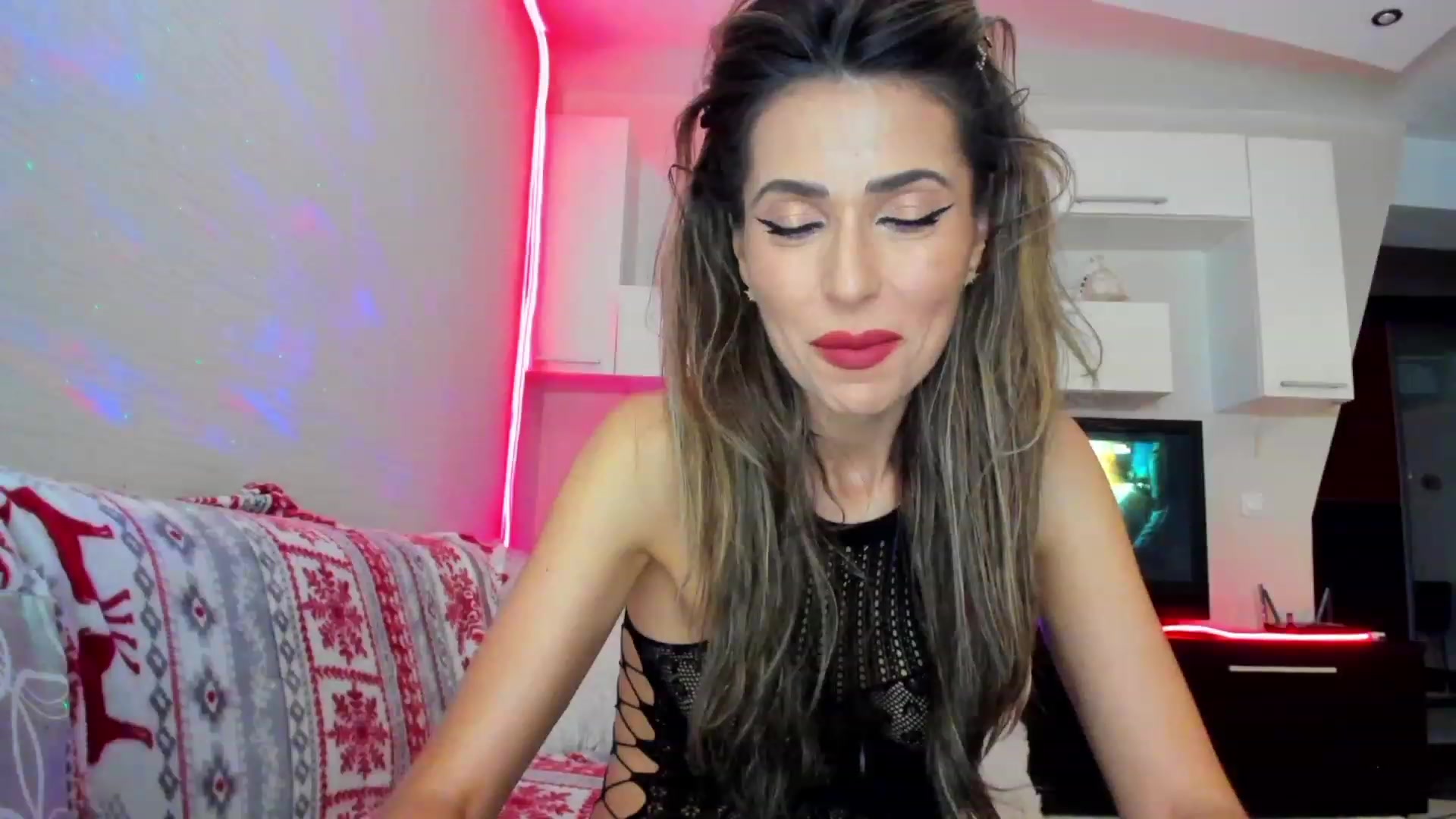 Gallery image thumbnail from SmileyTinaa's myfreecams stream on, 05/18/2023, 22:34 image 7 of 20