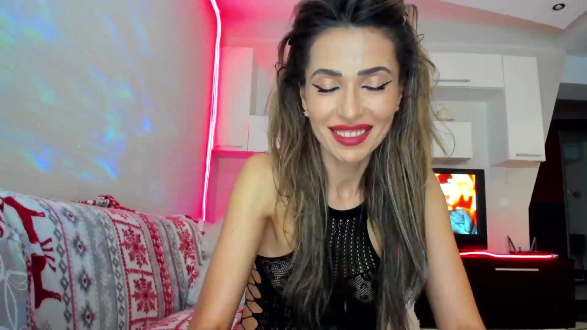 Gallery image thumbnail from SmileyTinaa's myfreecams stream on, 05/18/2023, 22:34 image 9 of 20
