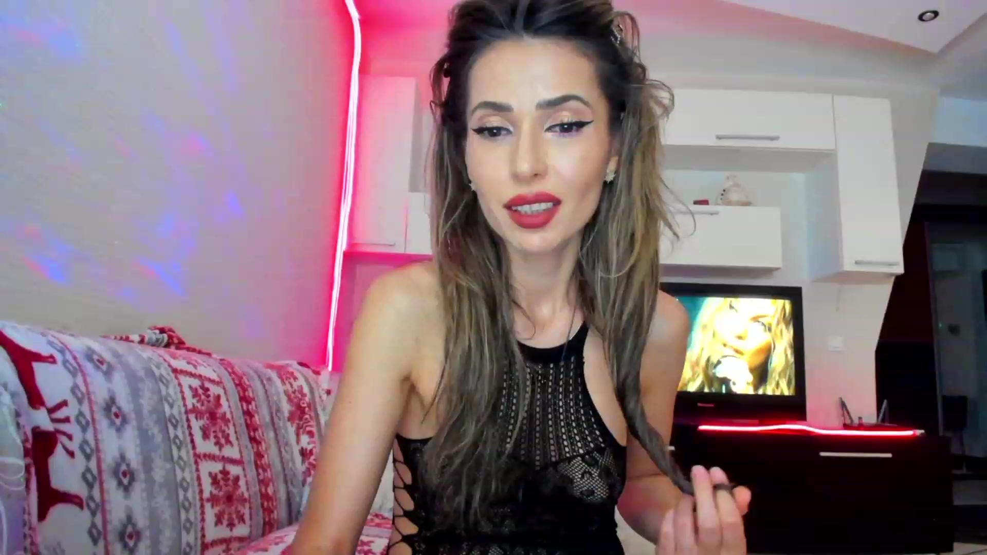 Gallery image thumbnail from SmileyTinaa's myfreecams stream on, 05/18/2023, 22:34 image 3 of 20
