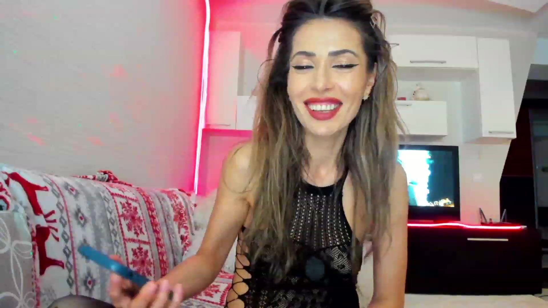 Gallery image thumbnail from SmileyTinaa's myfreecams stream on, 05/18/2023, 22:34 image 19 of 20