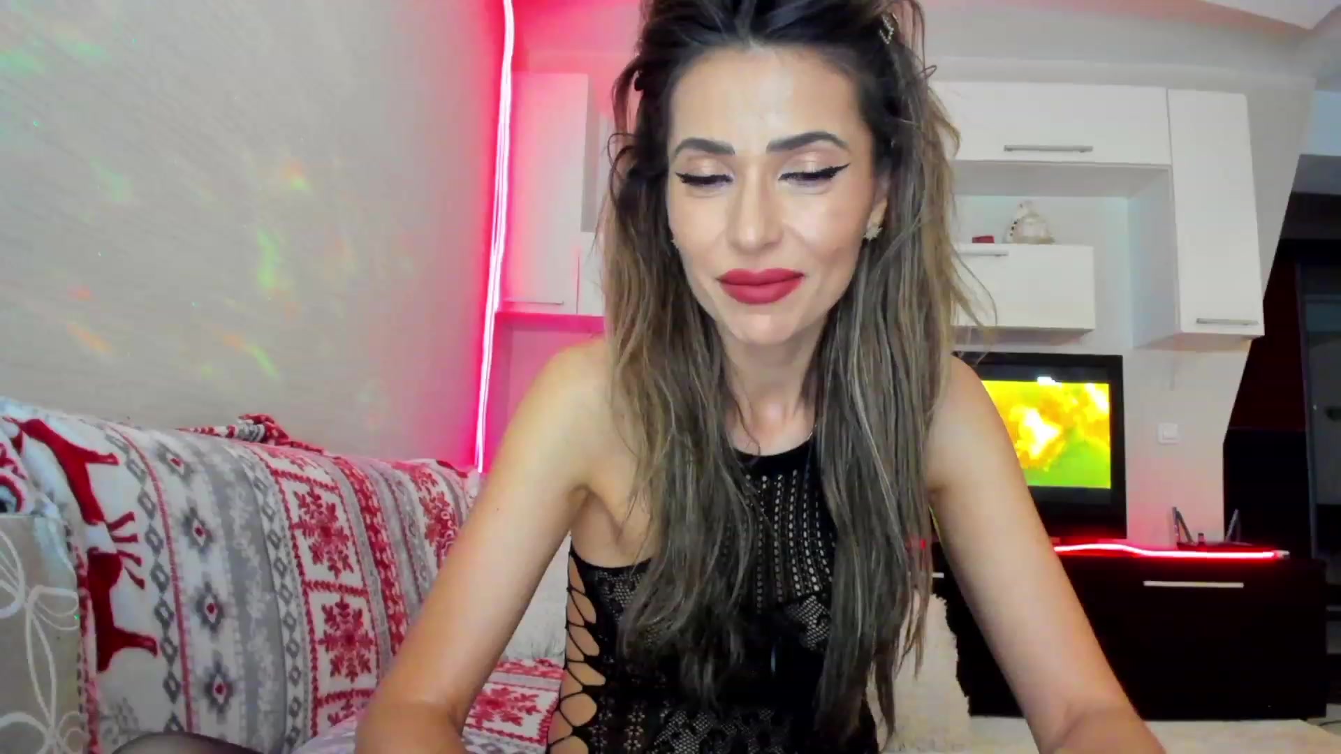 Gallery image thumbnail from SmileyTinaa's myfreecams stream on, 05/18/2023, 22:34 image 13 of 20