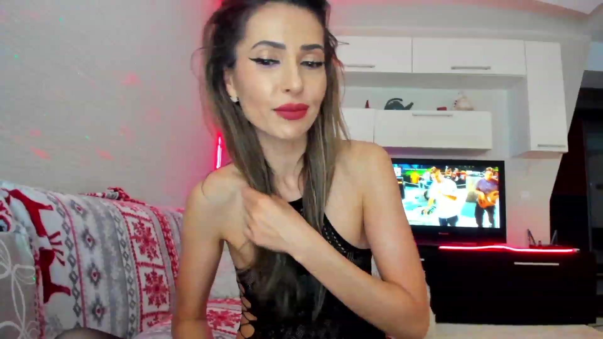 Gallery image thumbnail from SmileyTinaa's myfreecams stream on, 05/18/2023, 22:34 image 18 of 20