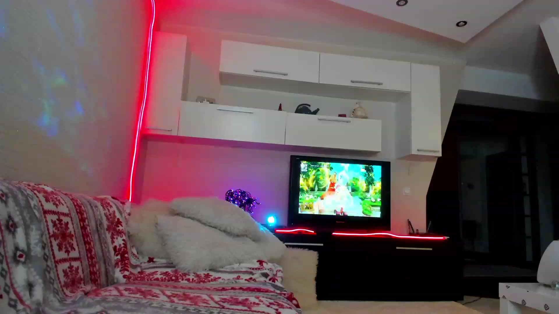 Gallery image thumbnail from SmileyTinaa's myfreecams stream on, 05/19/2023, 22:04 image 15 of 20