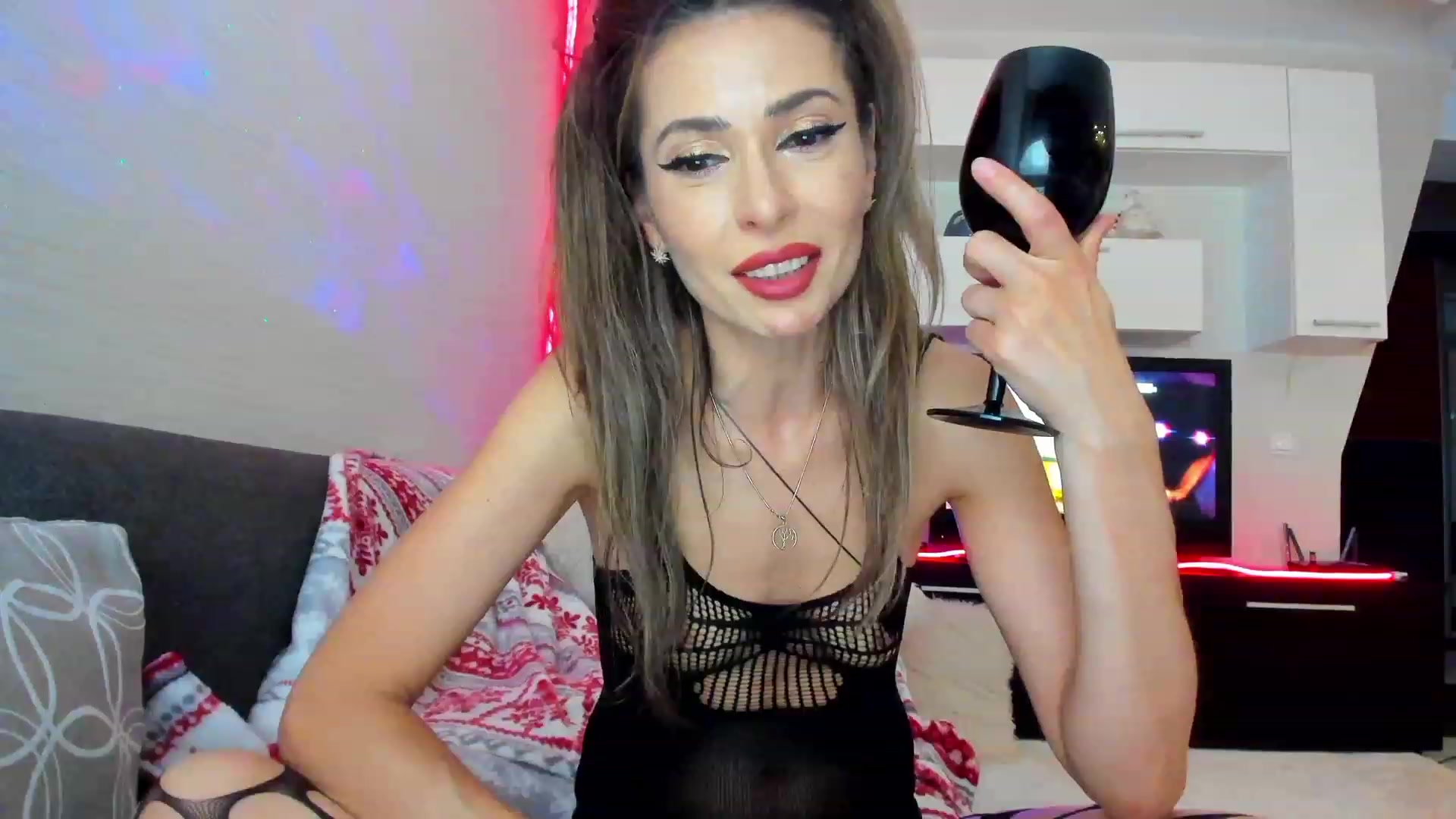 Gallery image thumbnail from SmileyTinaa's myfreecams stream on, 05/19/2023, 23:46 image 11 of 20