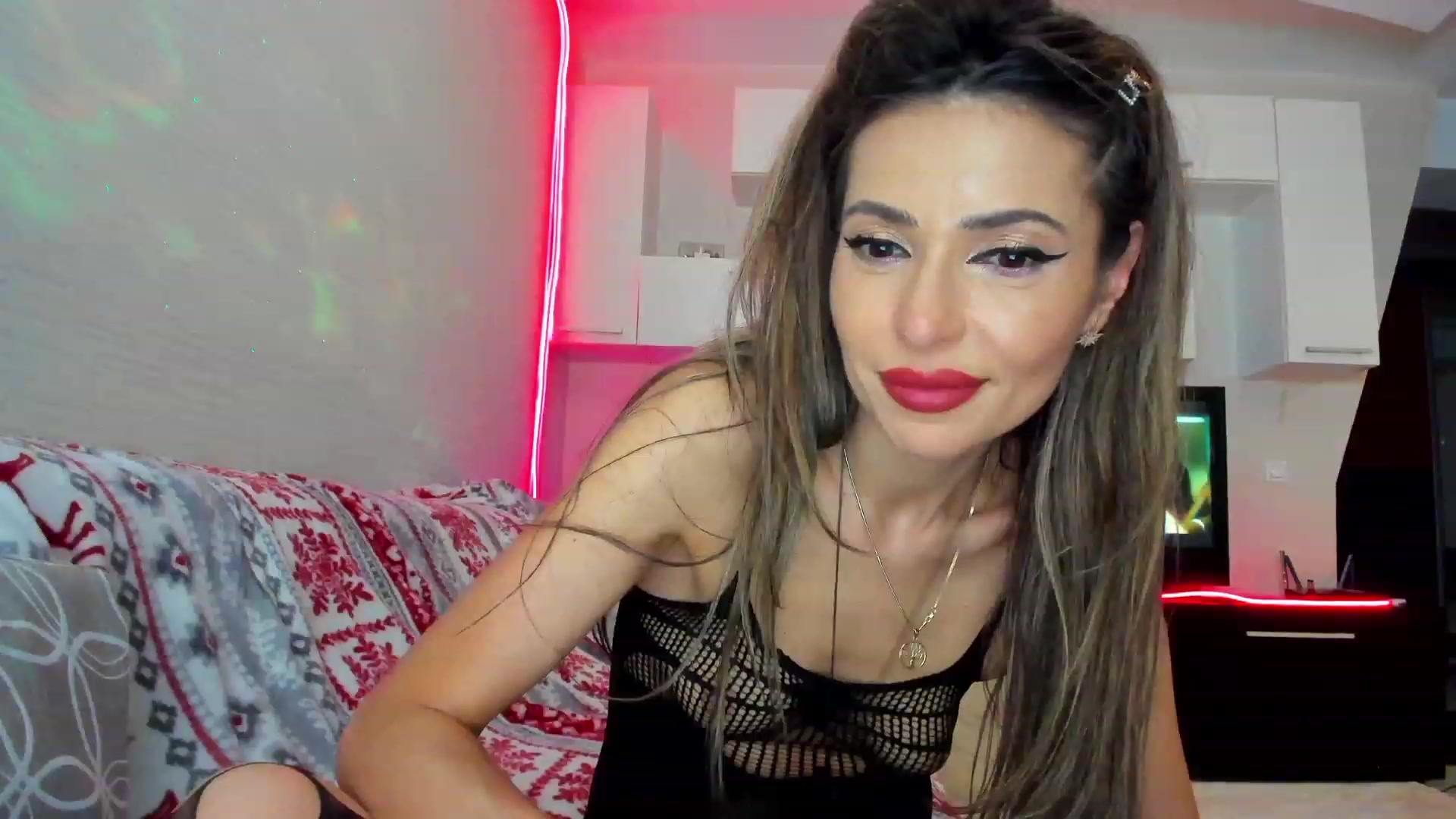 Gallery image thumbnail from SmileyTinaa's myfreecams stream on, 05/20/2023, 01:39 image 7 of 20